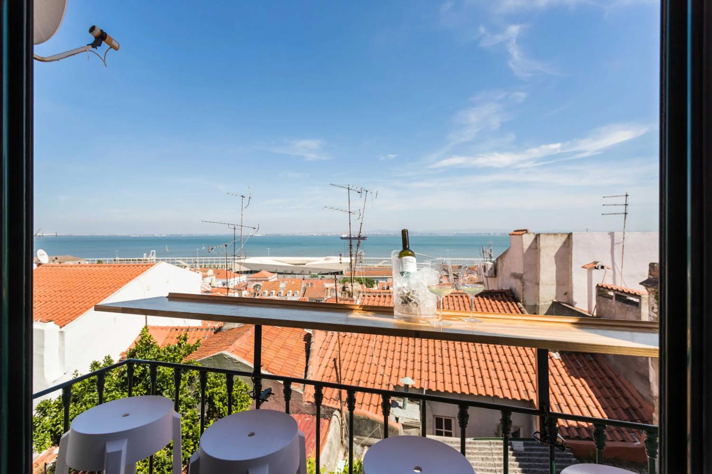 Alfama Vintage Studio Apartment w/ RiverView - by LU Holidays