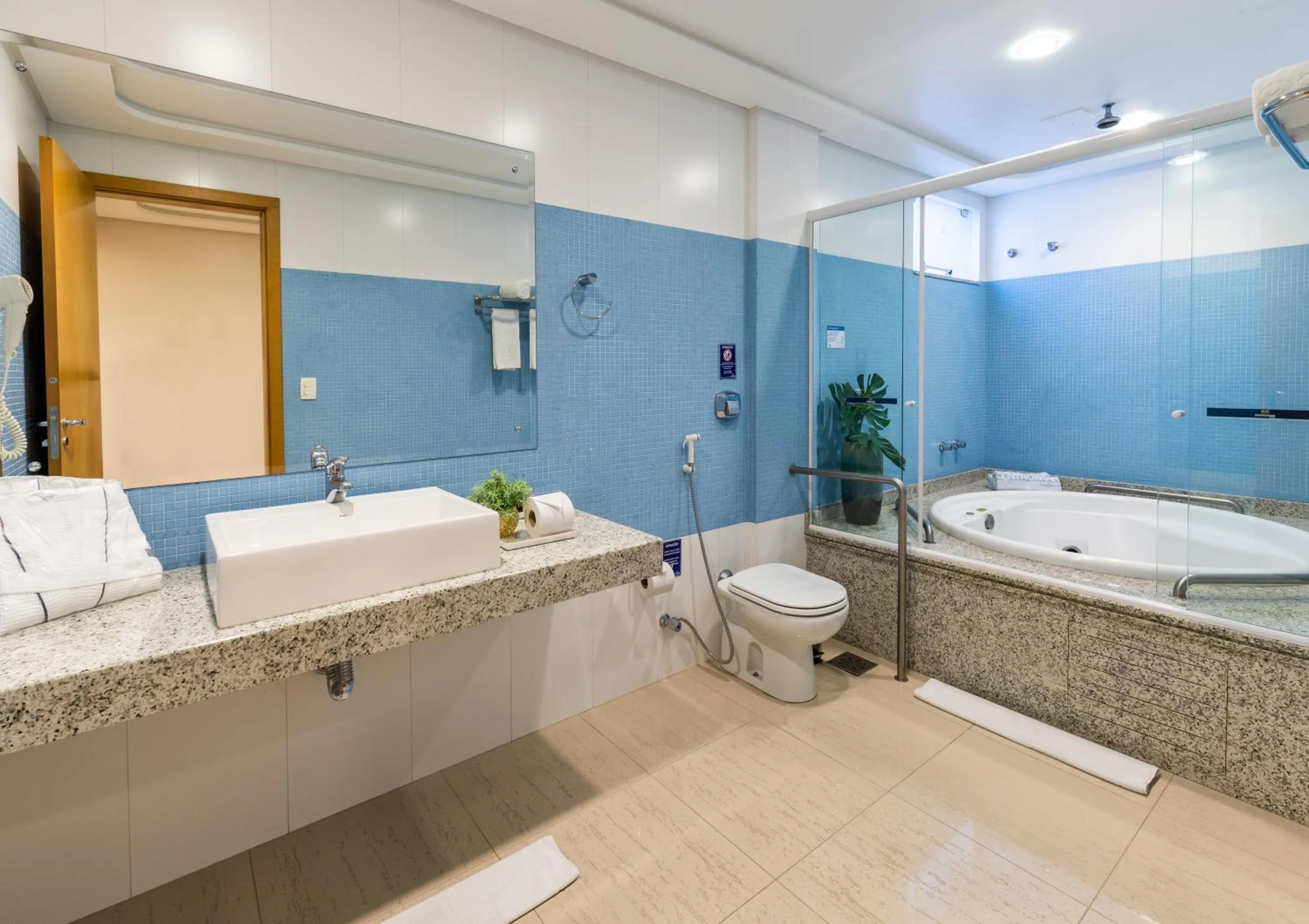 Toilet in Centromar Hotel