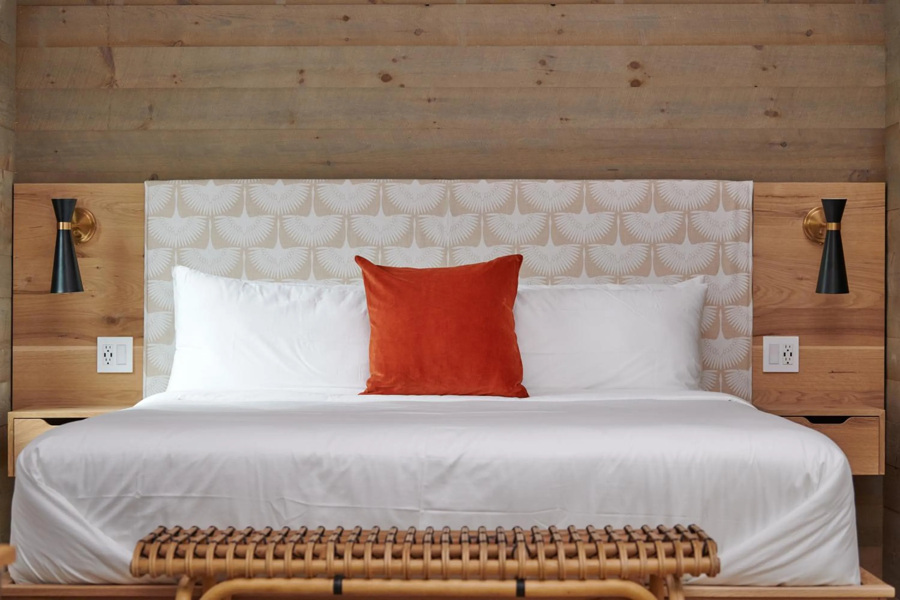 Bedroom, Bed in Woodstock Way Hotel