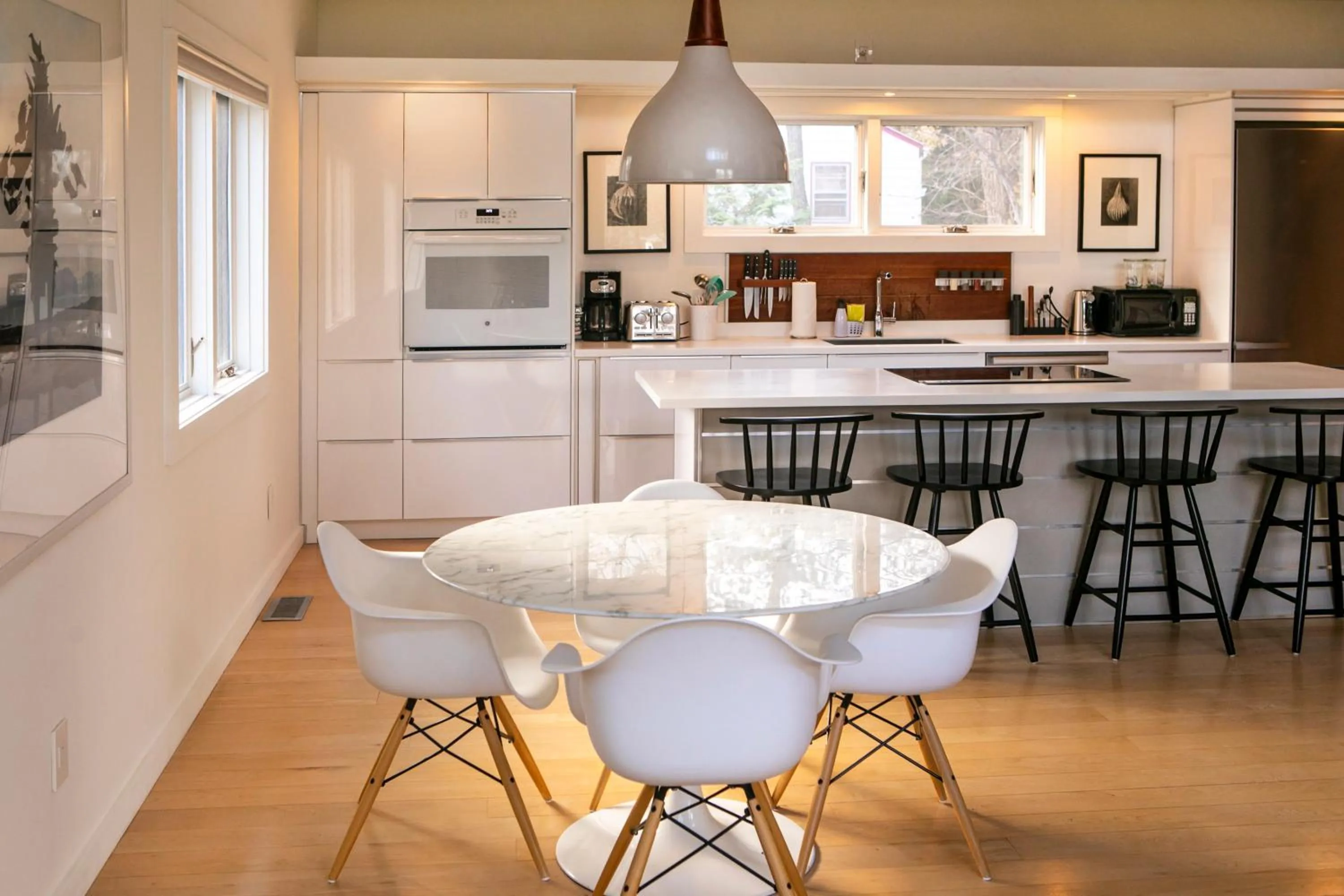 Dining area in Woodstock Way Hotel