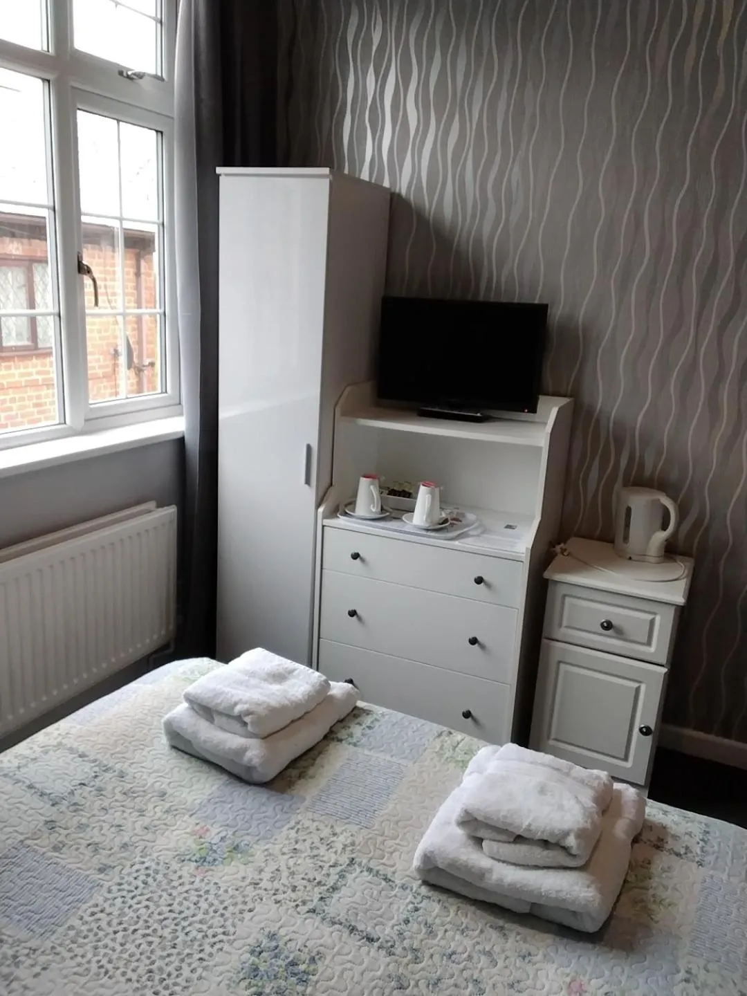 Coffee/tea facilities, Bed in The Chase Inn