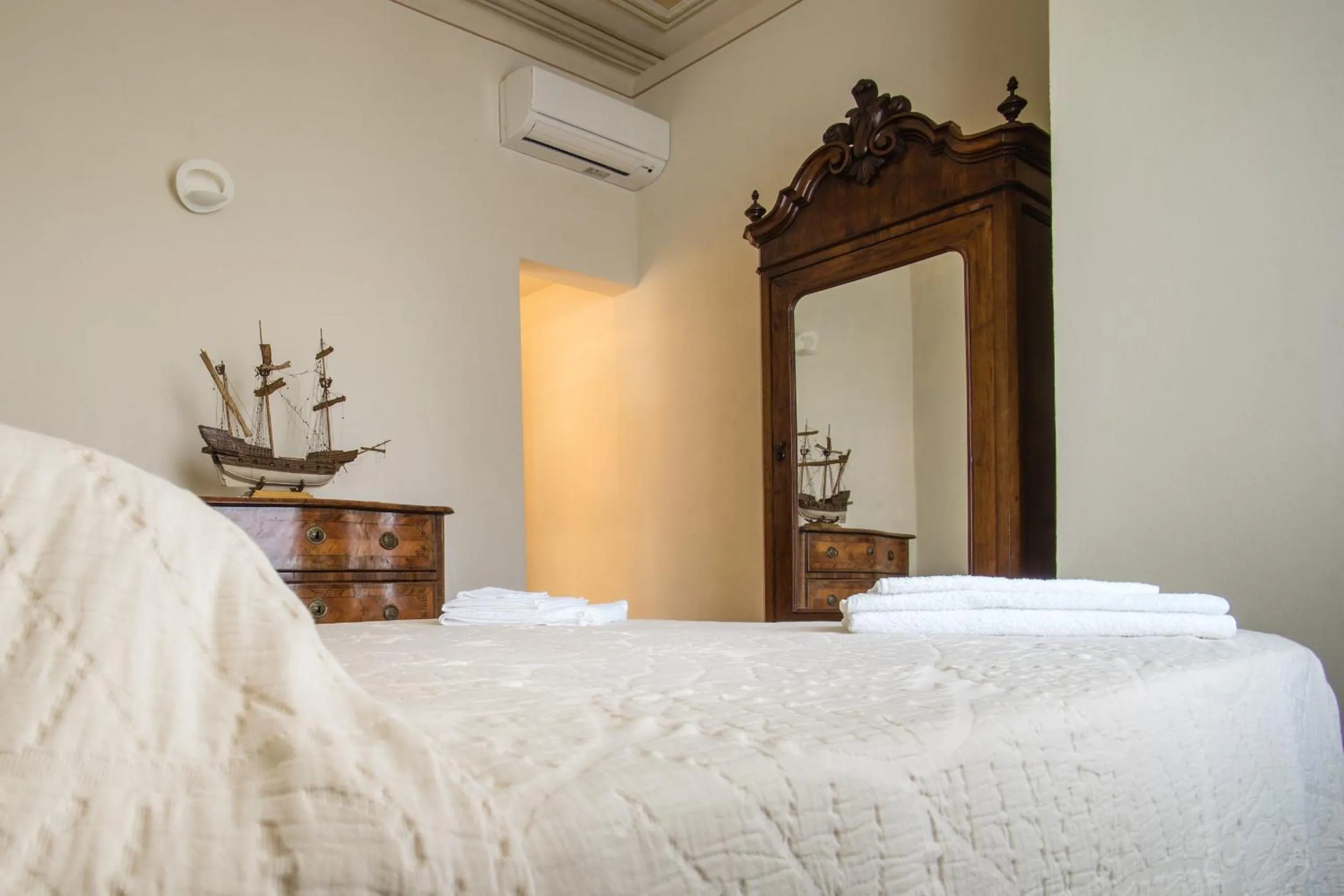 bunk bed, Bed in BB CÀ DE MÂ