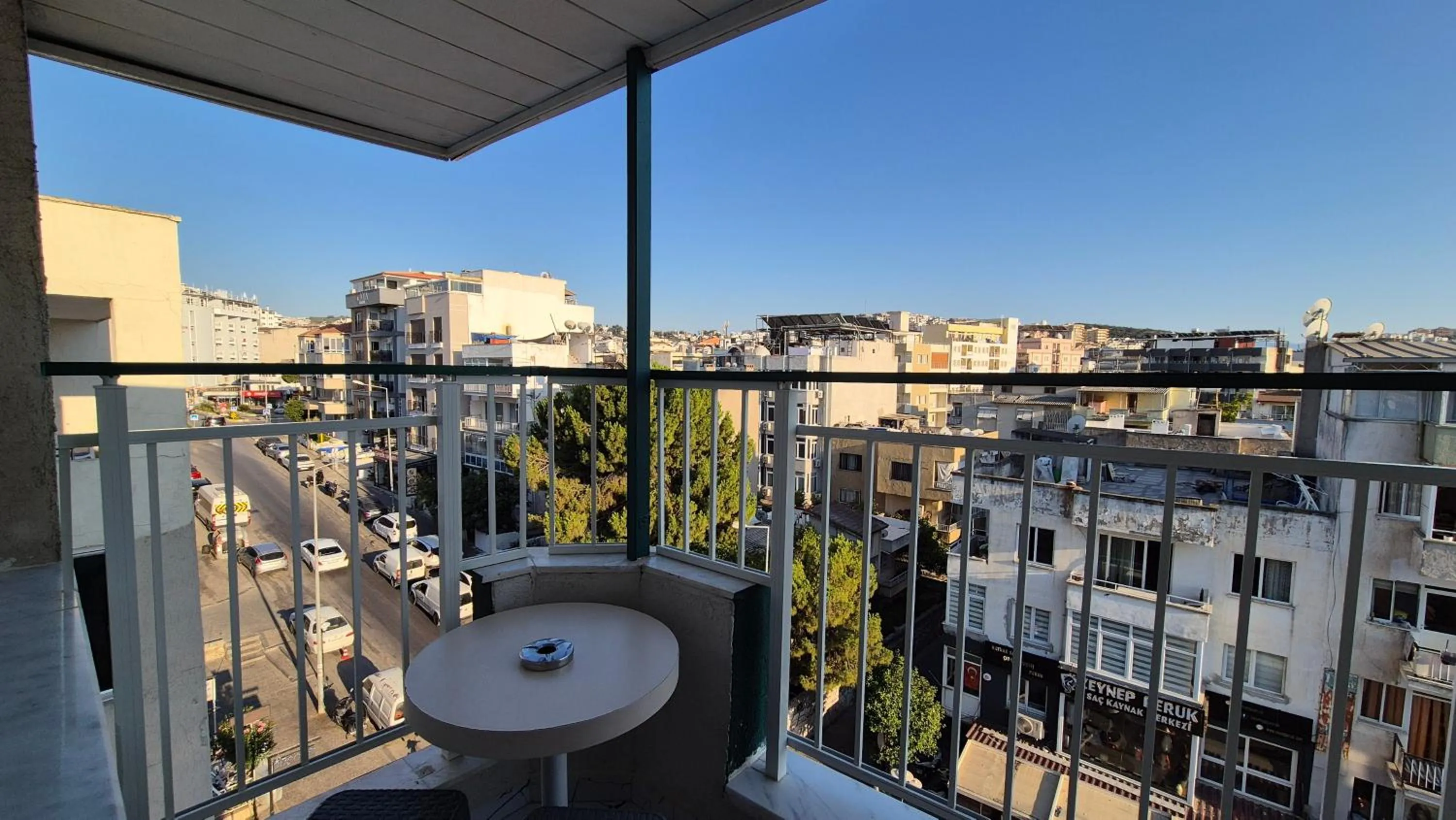 Balcony/Terrace in Hikmethan Otel
