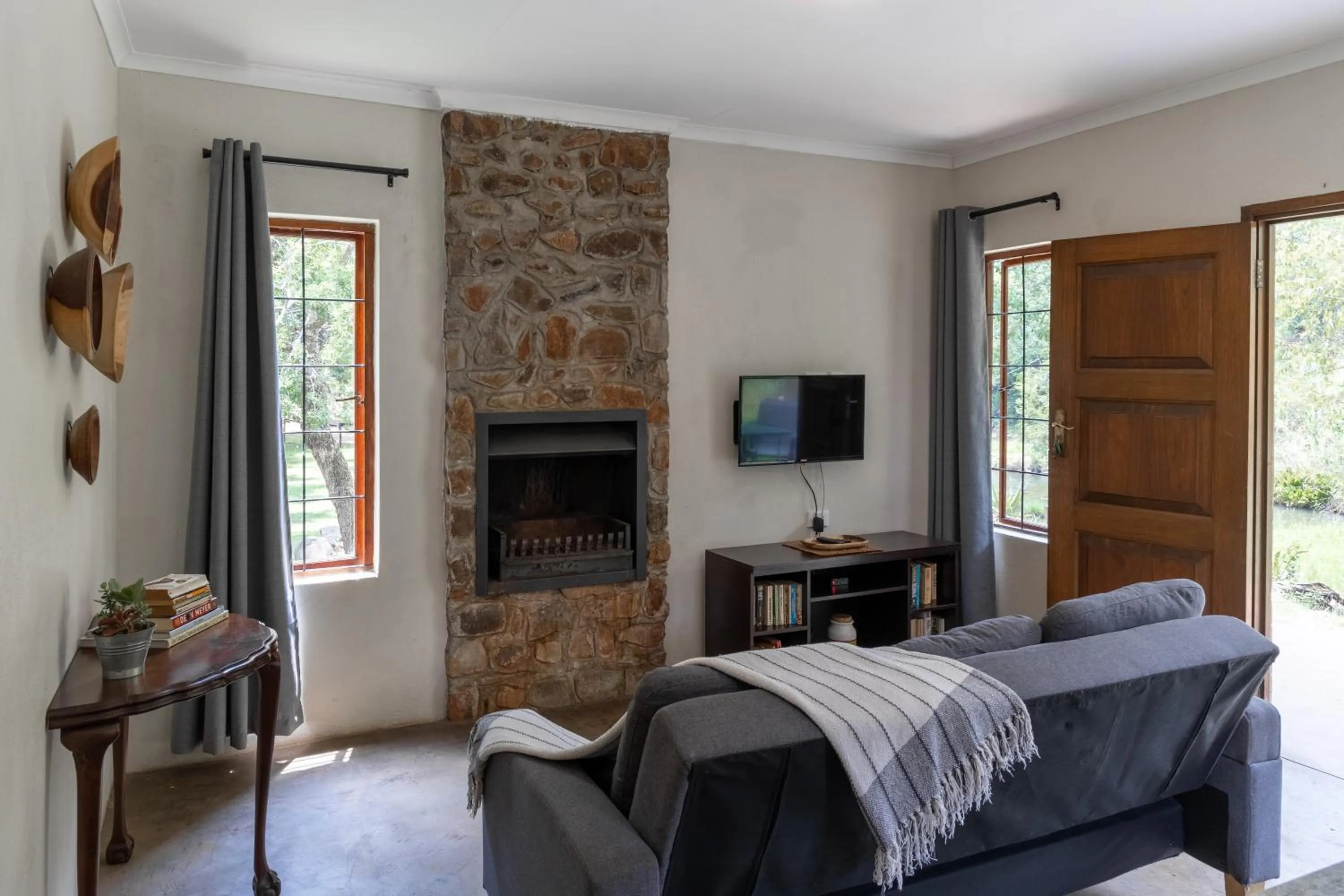 Evening entertainment, Bed in Rocky Drift Private Nature Reserve