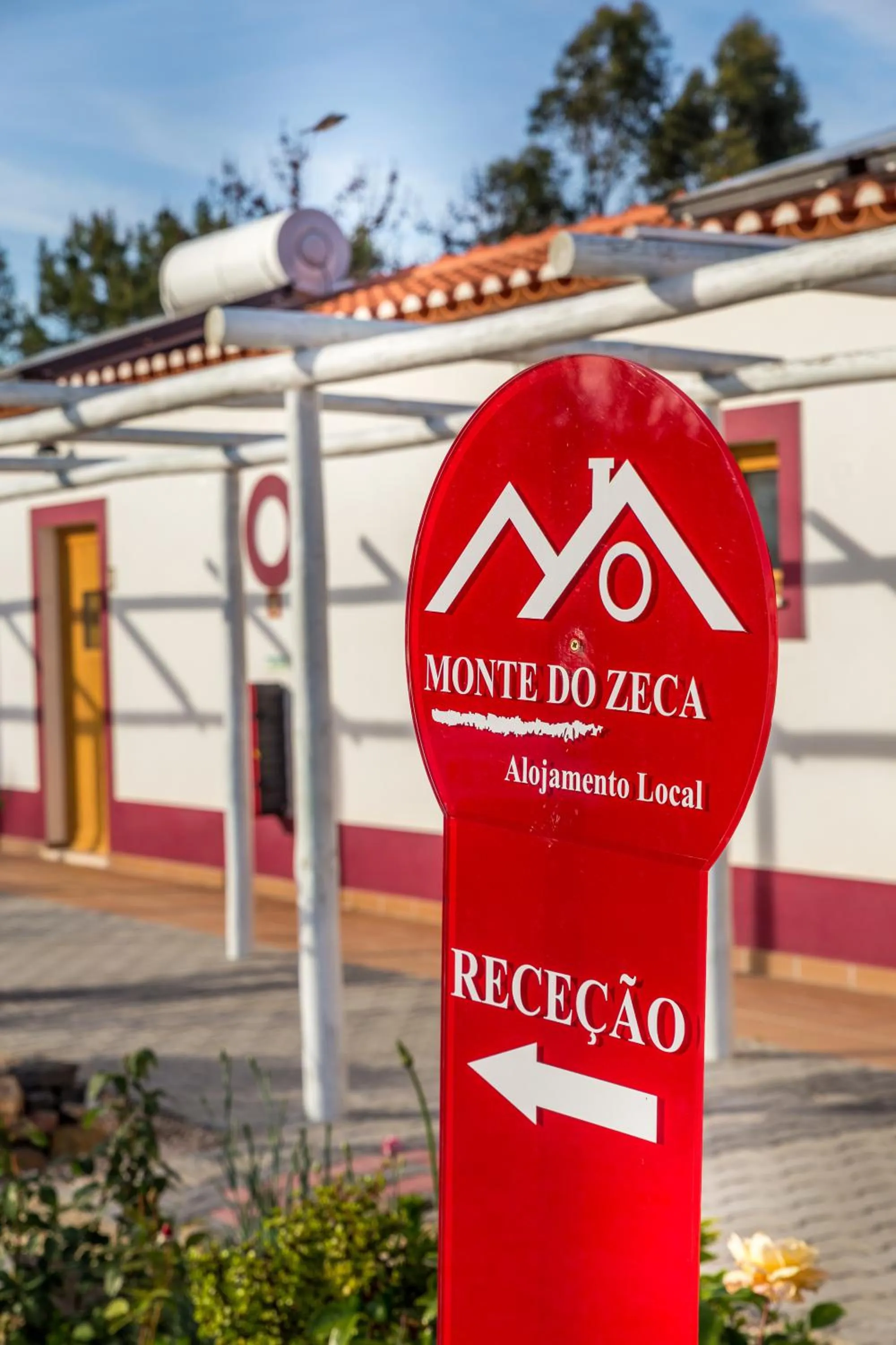 Property logo or sign in Monte do Zeca