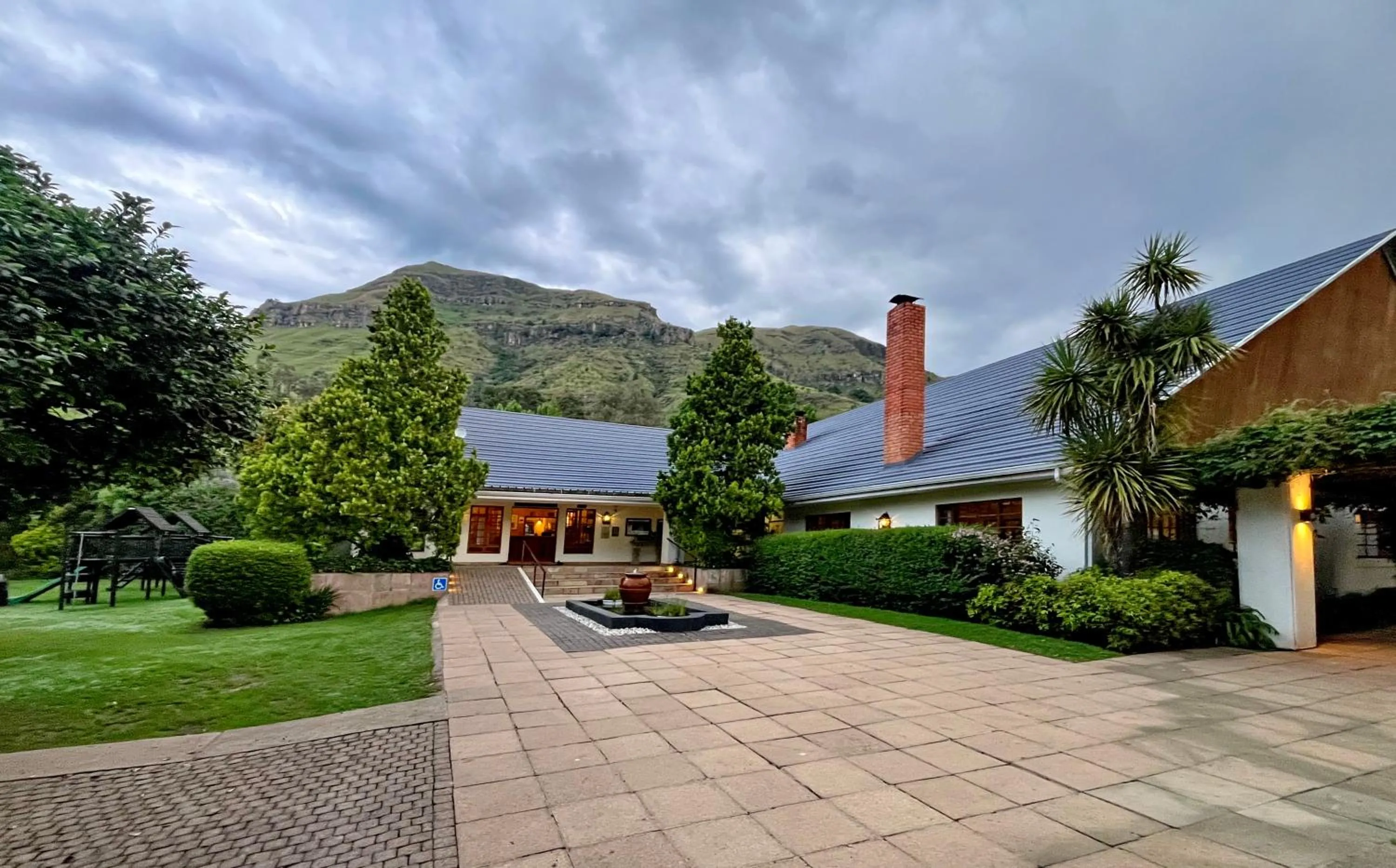 Champagne Castle Hotel