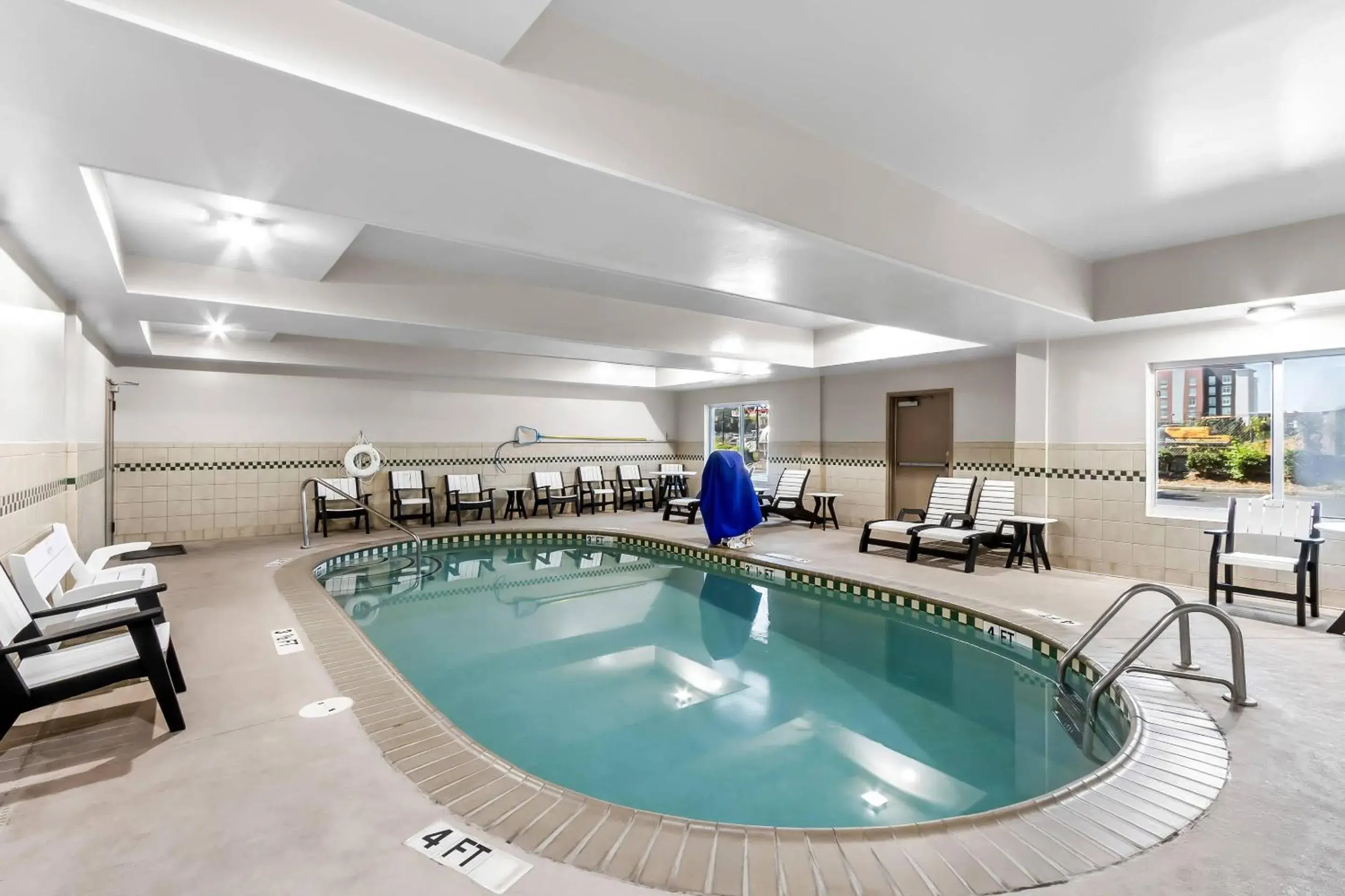 Swimming pool in Country Inn & Suites By Radisson, Charleston North, SC Swimming pool in Country Inn & Suites By Radisson, Charleston North, SC