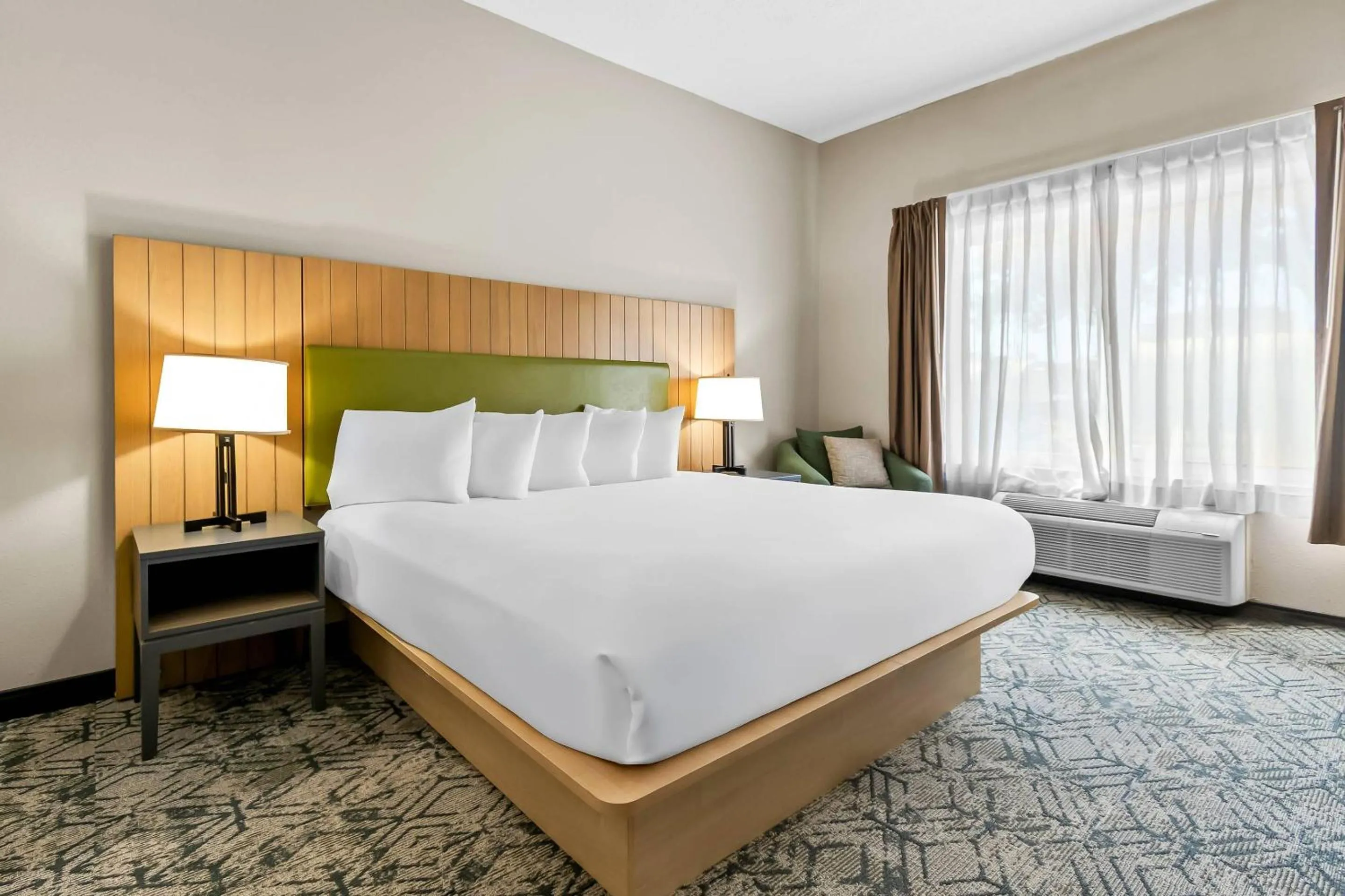 Bedroom, Bed in Country Inn & Suites By Radisson, Charleston North, SC