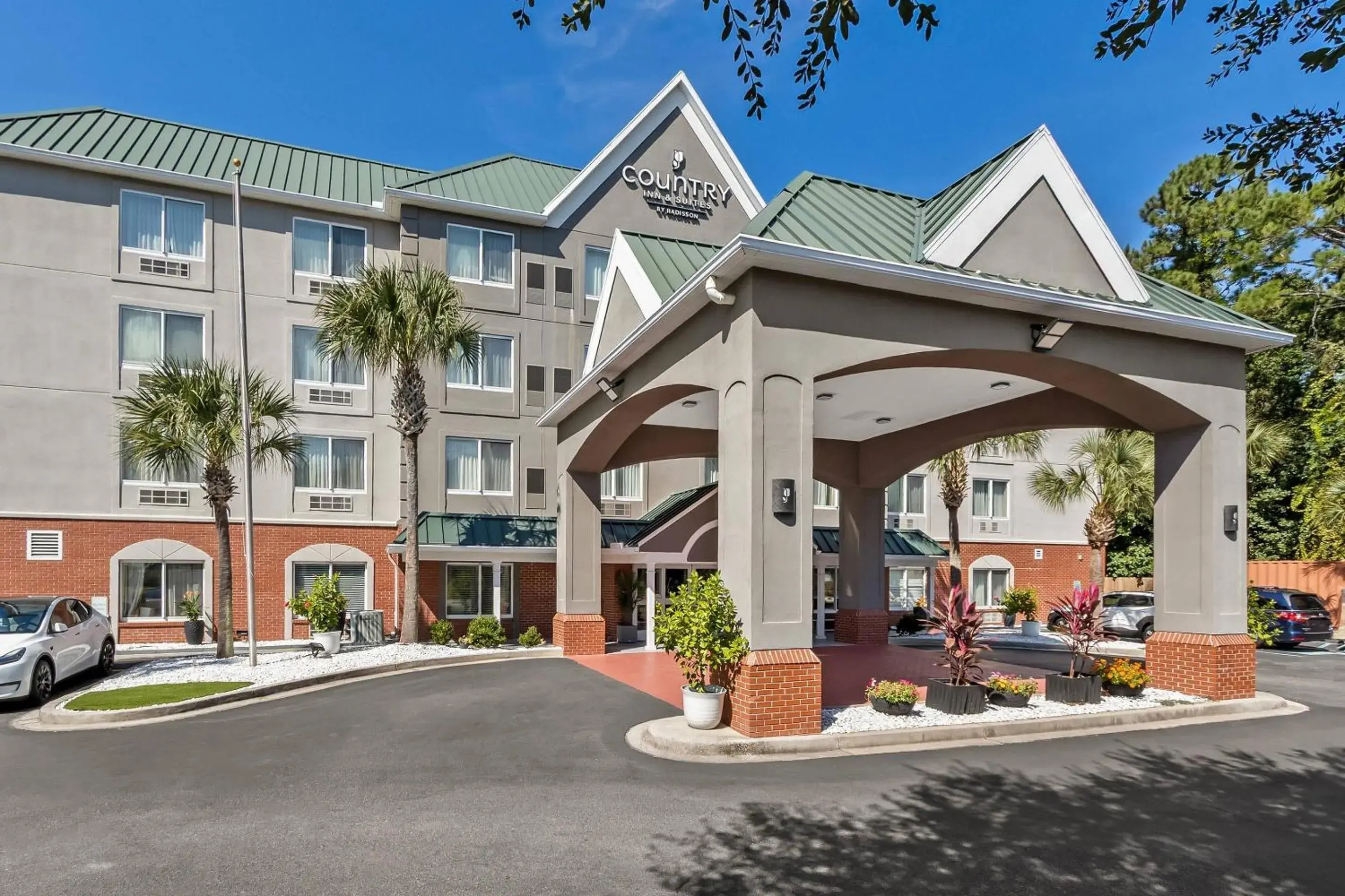 Property building in Country Inn & Suites By Radisson, Charleston North, SC Property building in Country Inn & Suites By Radisson, Charleston North, SC
