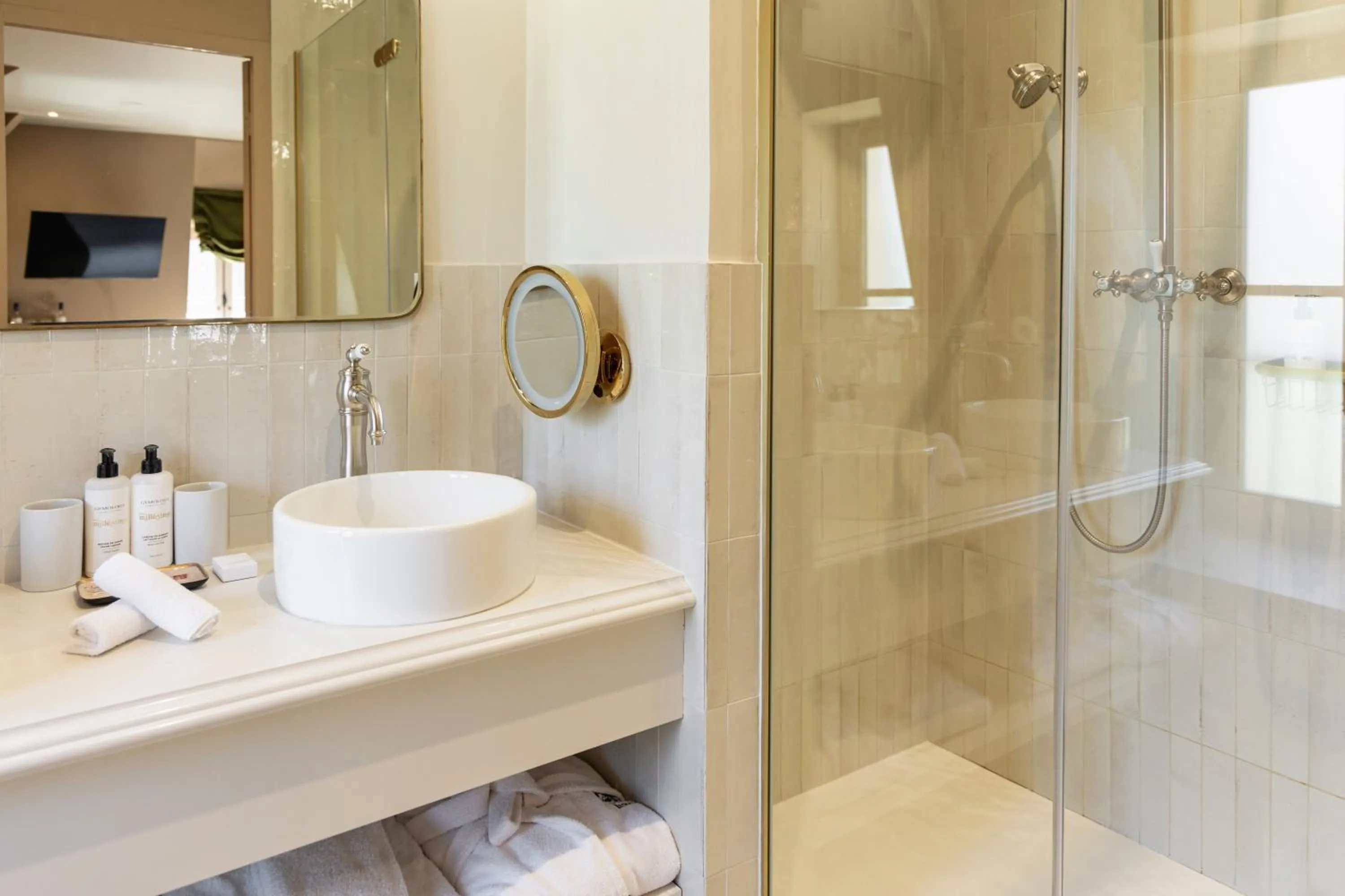 Bathroom in Château Léognan, Domaine viticole - proche Bordeaux