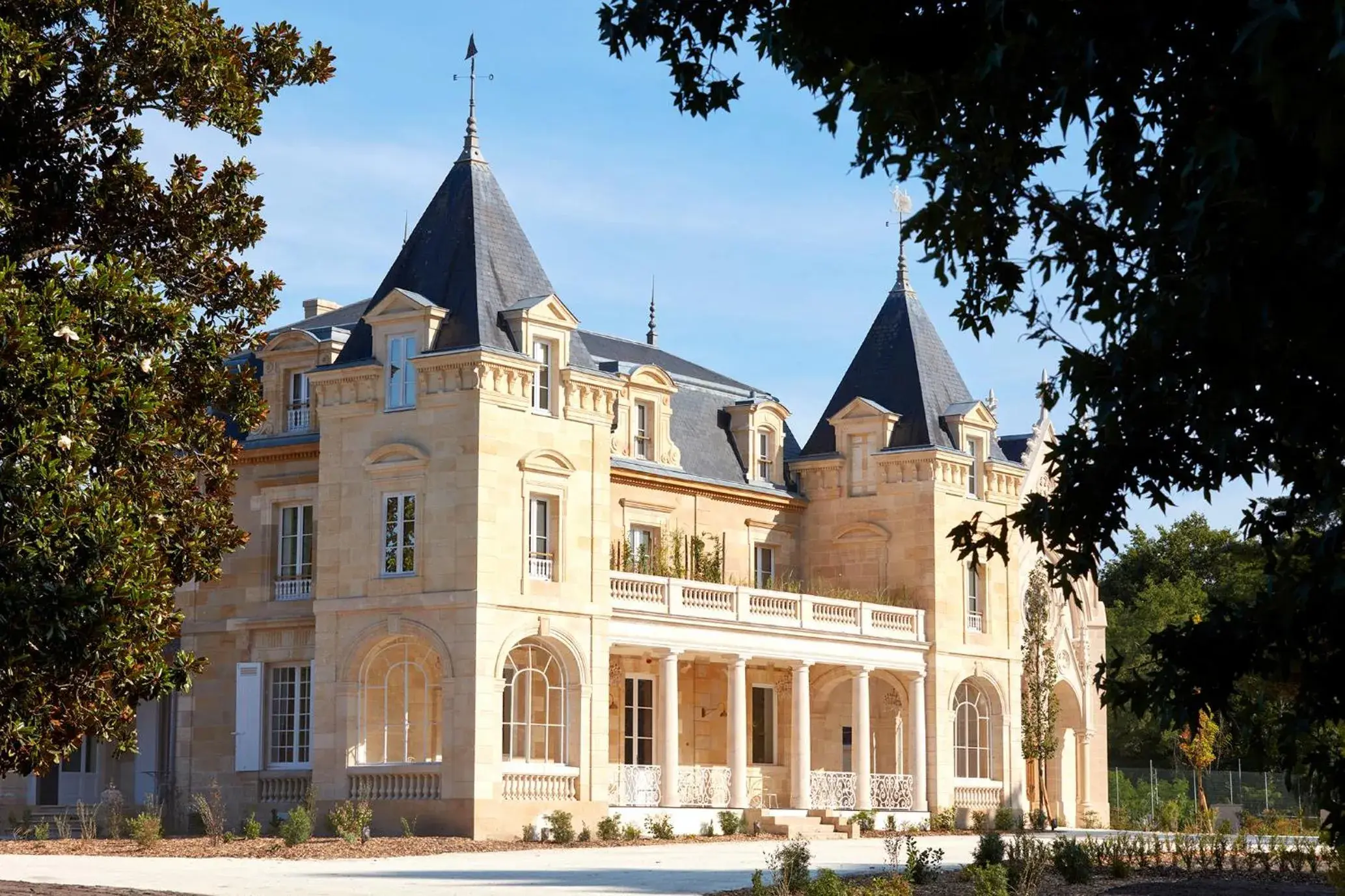 Property building in Château Léognan, Domaine viticole - proche Bordeaux Property building in Château Léognan, Domaine viticole - proche Bordeaux