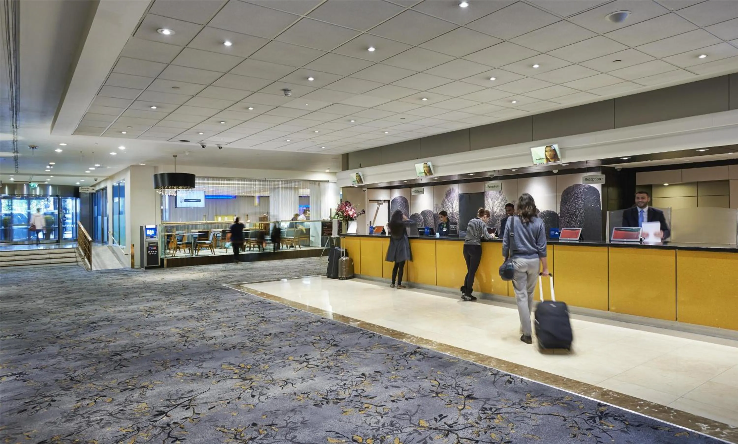 Lobby or reception in Hilton London Kensington Hotel