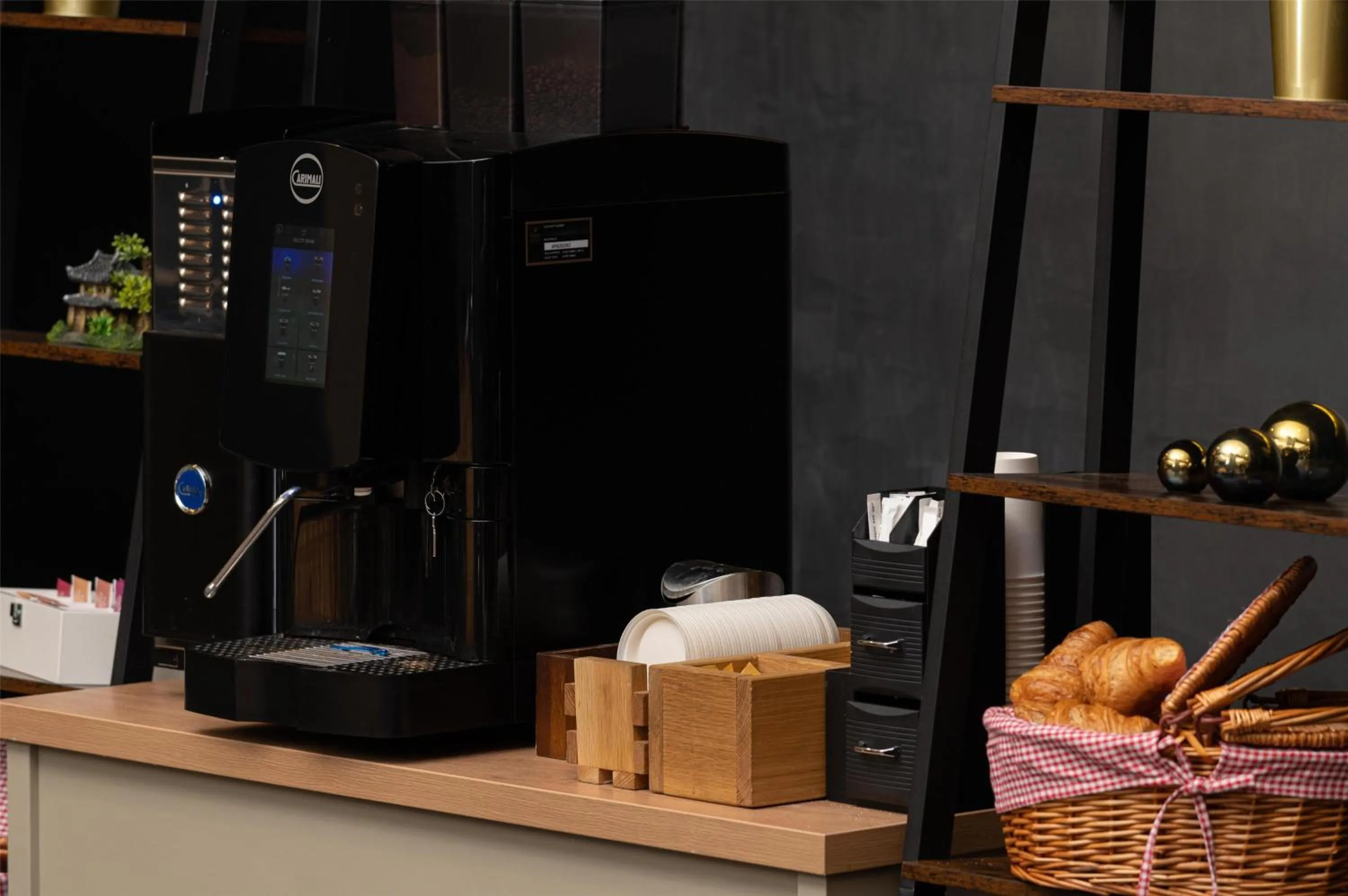 Dining area in Hilton London Kensington Hotel