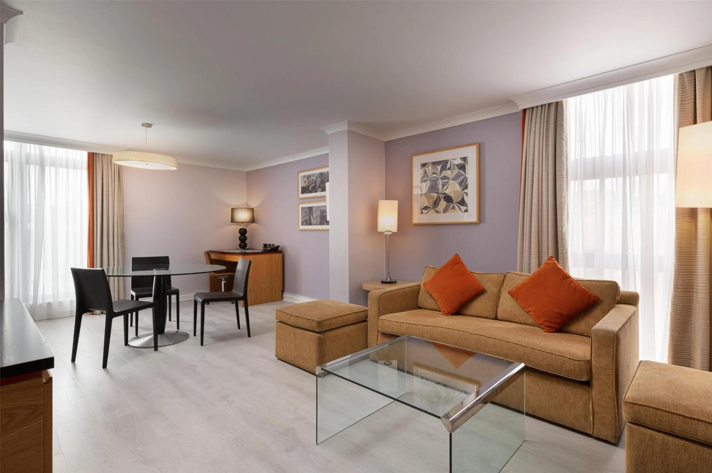 Living room in Hilton London Kensington Hotel