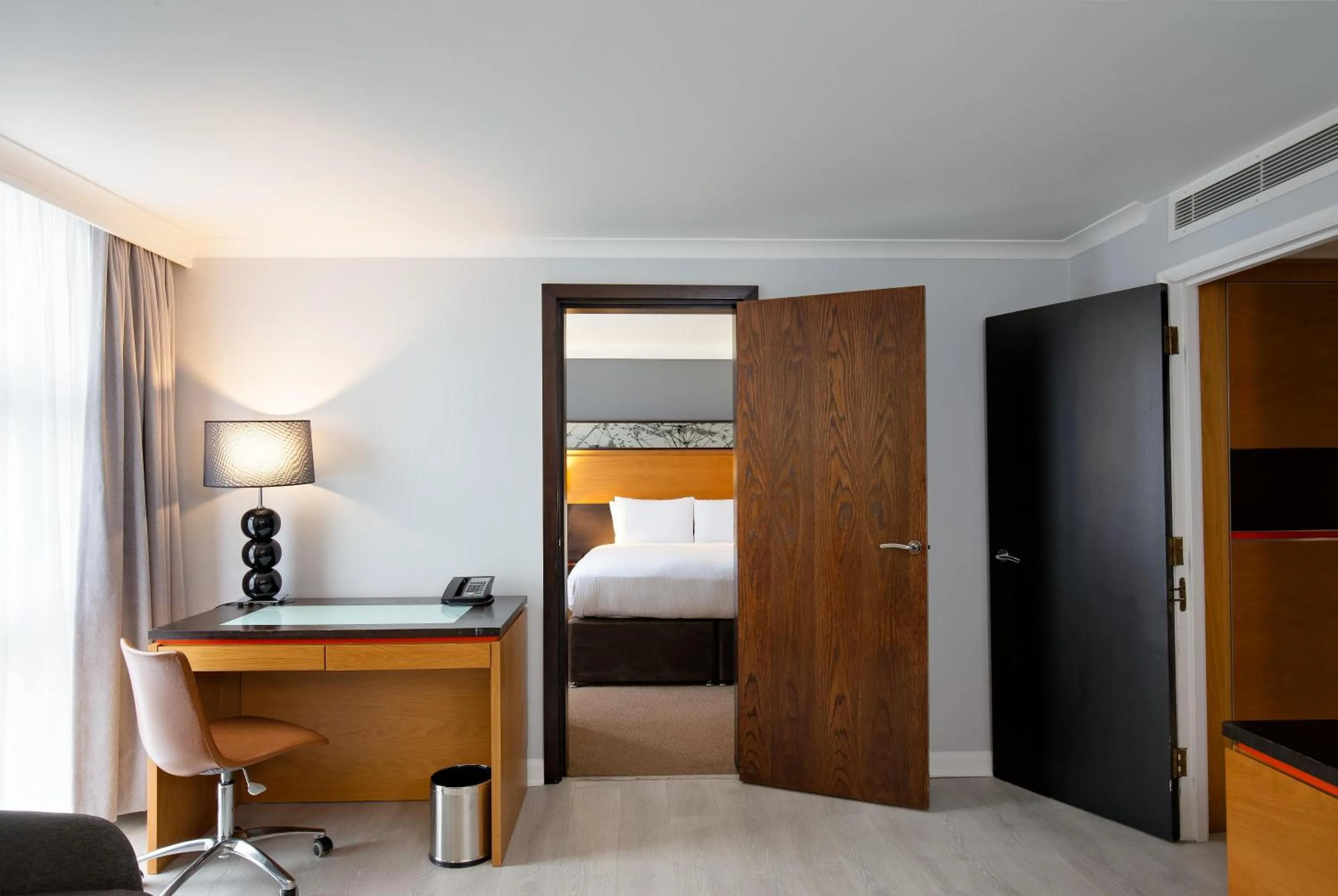 Bedroom, Bed in Hilton London Kensington Hotel