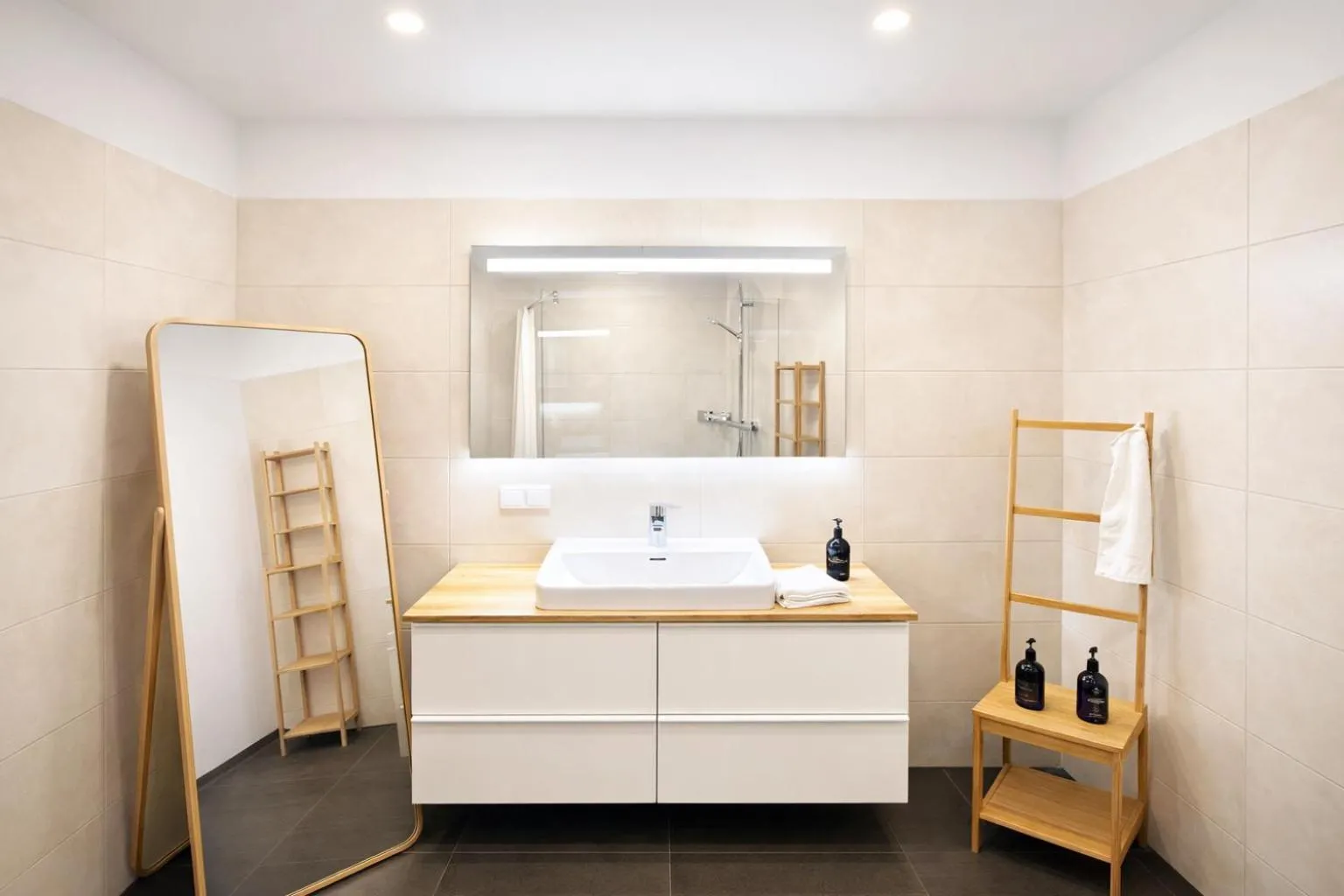 Shower in Apartment Frida by Da Alois