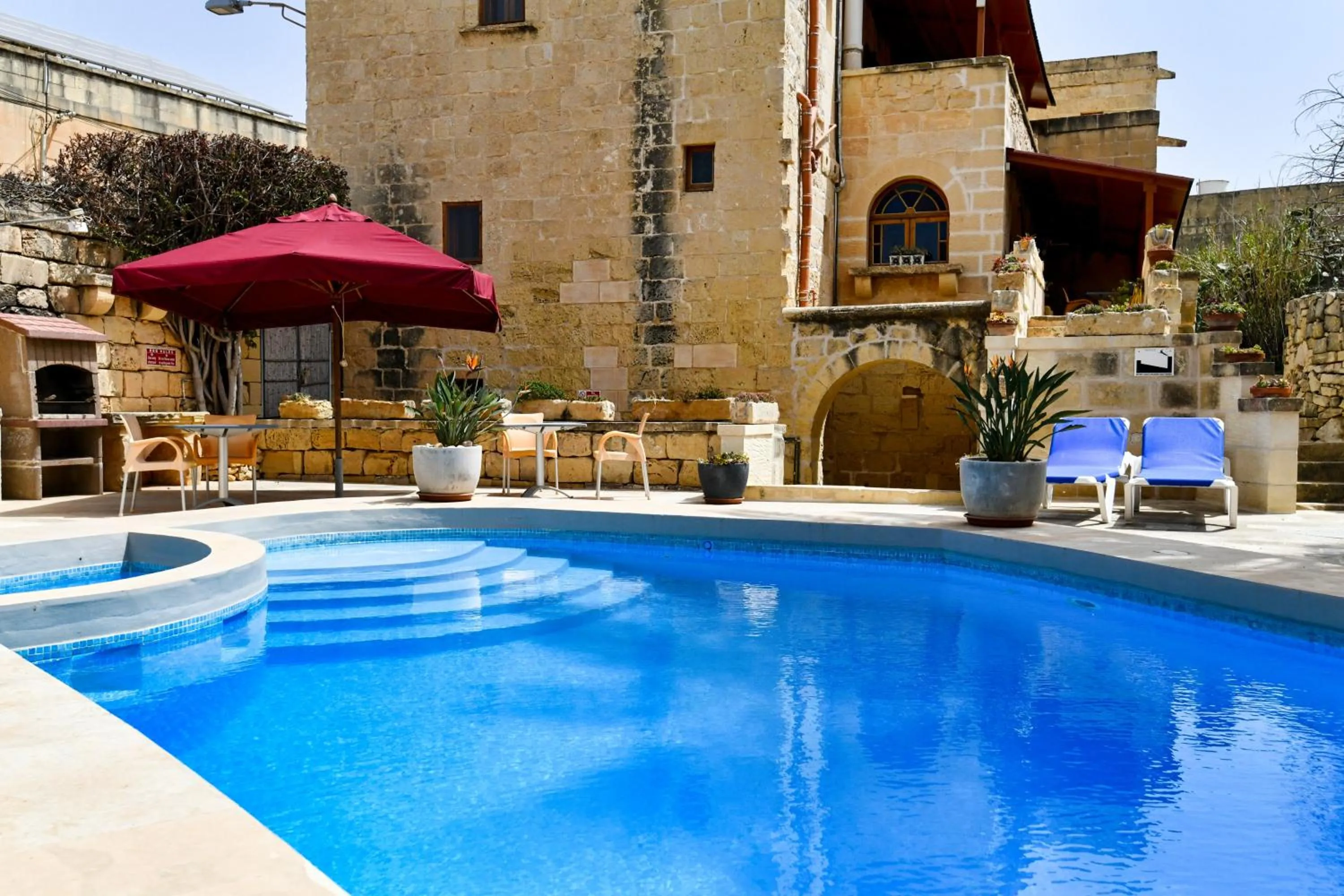 Swimming pool in Maria's B&B