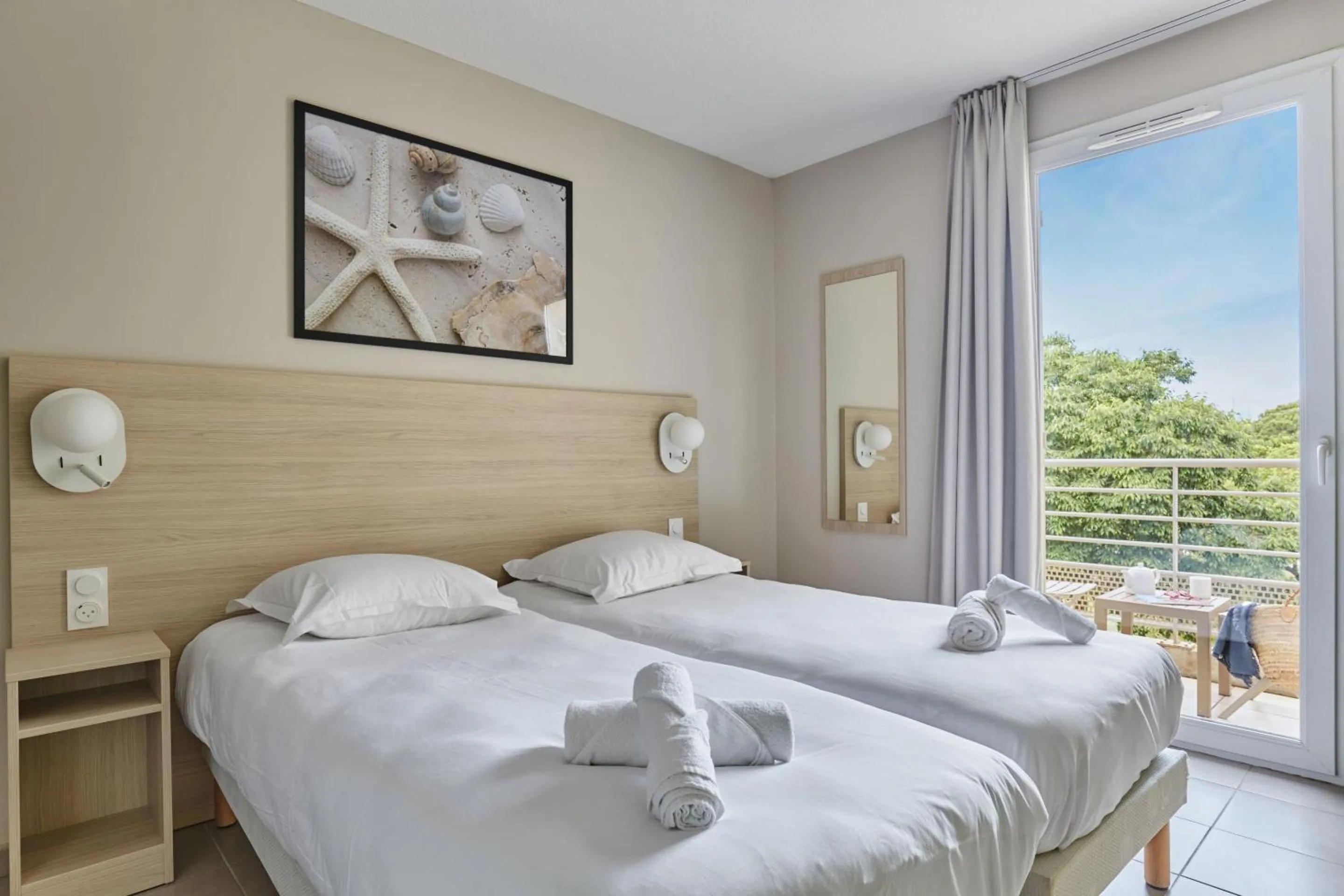 Bedroom, Bed in Résidence Odalys Les Océanides