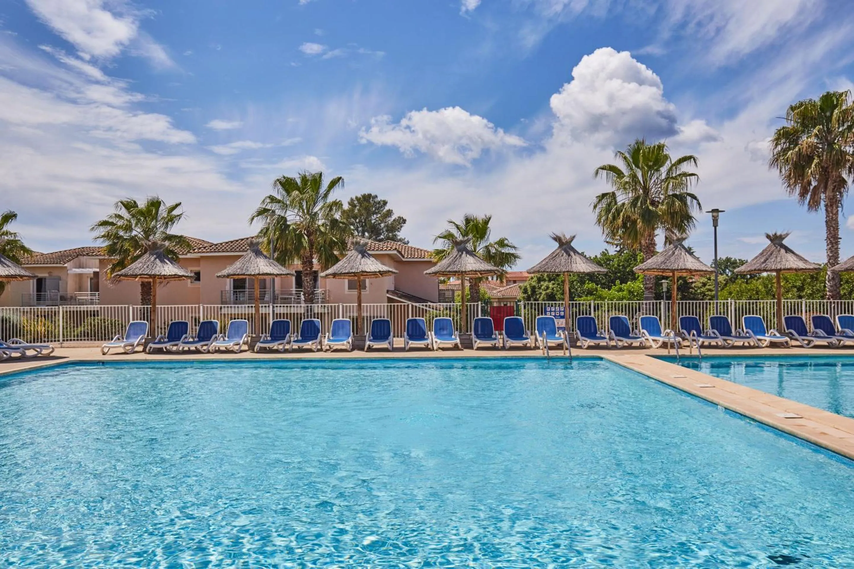 Swimming pool in Résidence Odalys Les Océanides