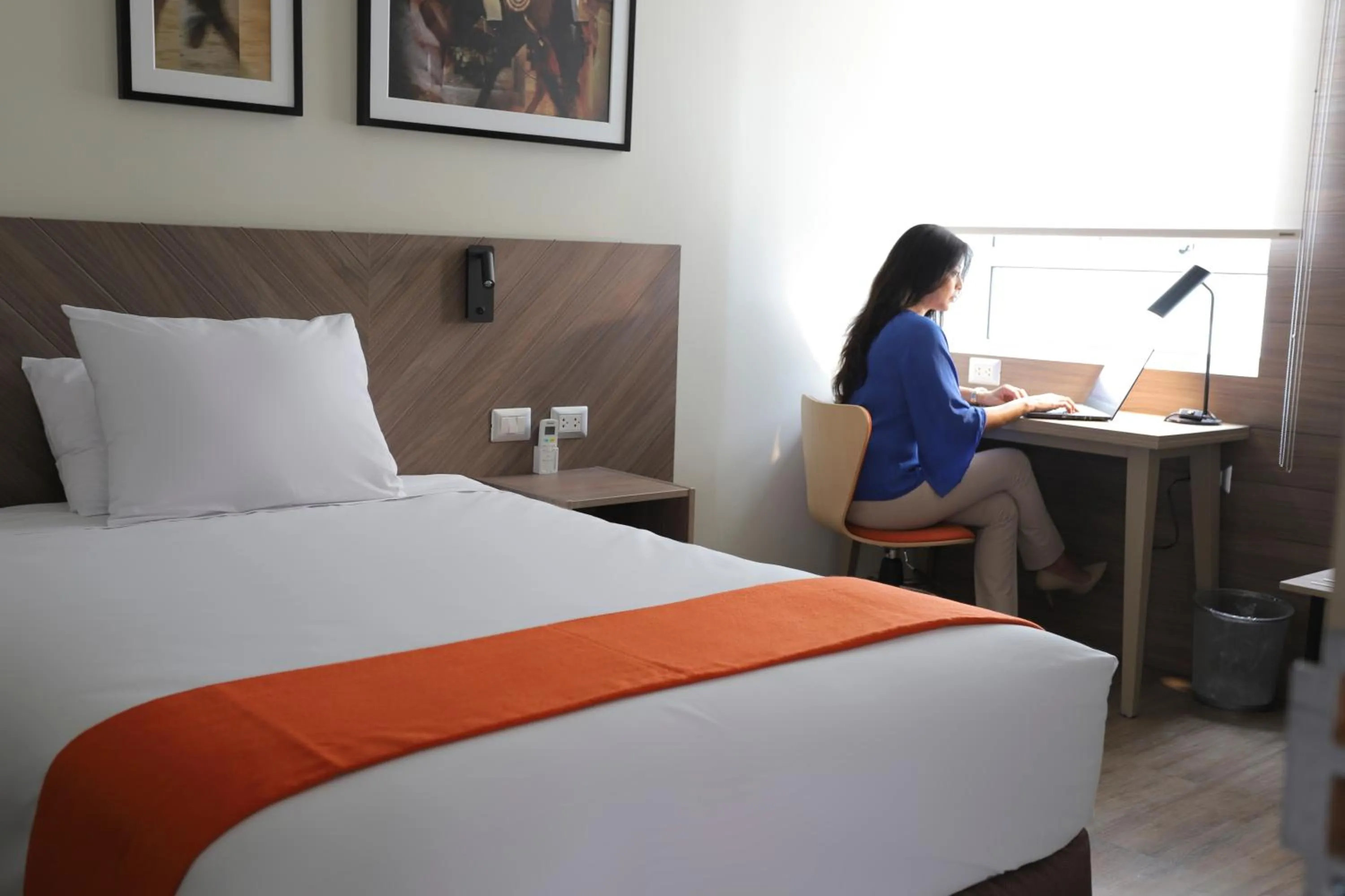 Shower, Bed in Casa Andina Standard Trujillo Plaza