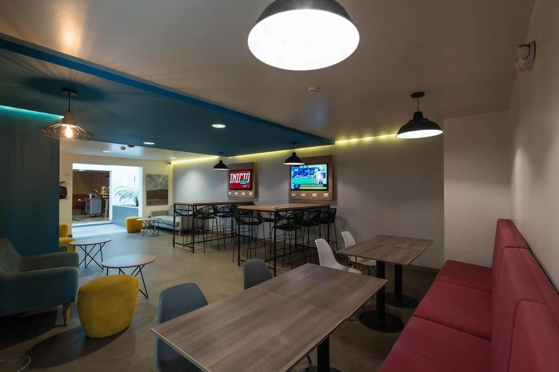 Restaurant/places to eat in Casa Andina Standard Trujillo Plaza