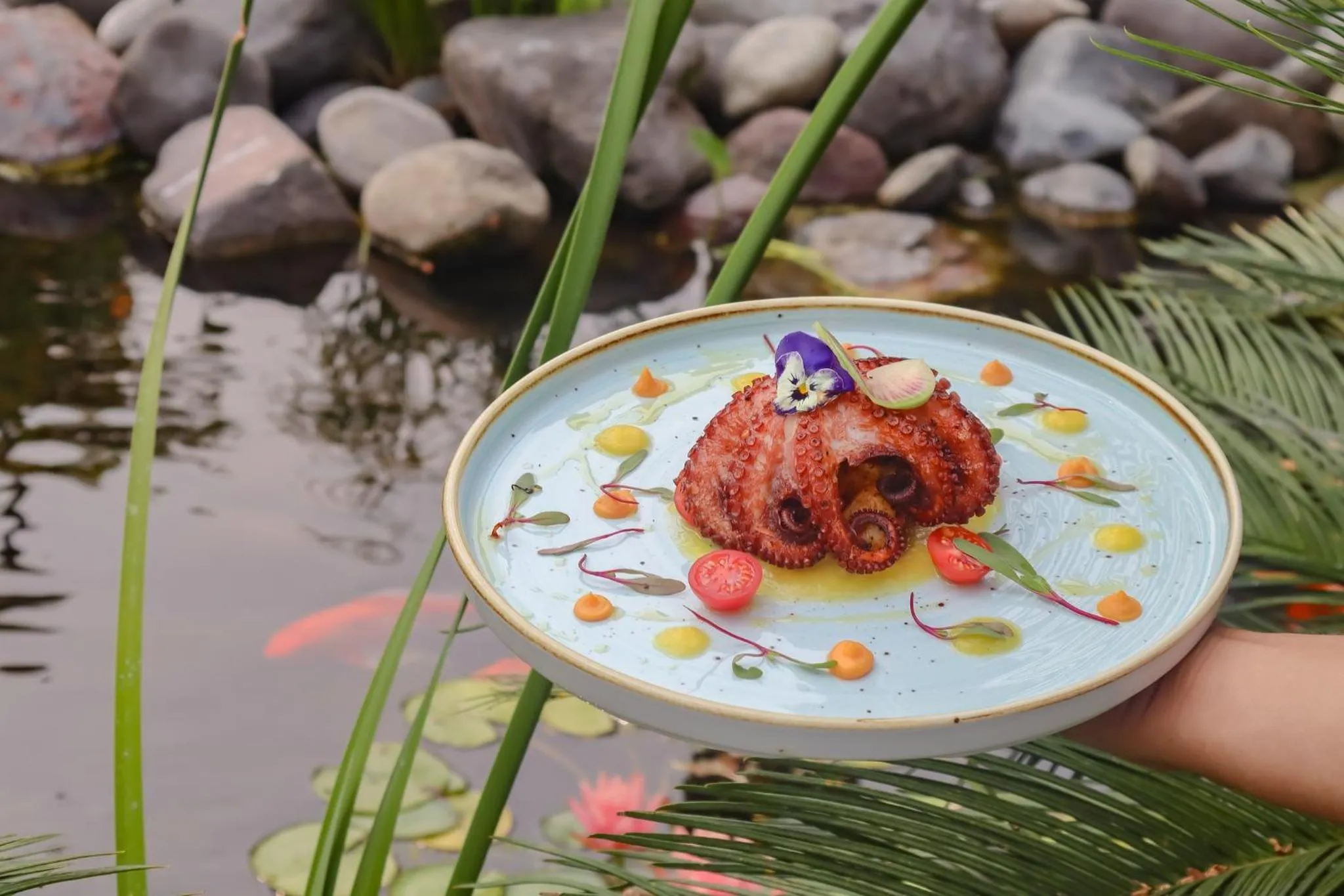 Restaurant/places to eat in Hosteria Las Quintas Hotel Restaurante Bar