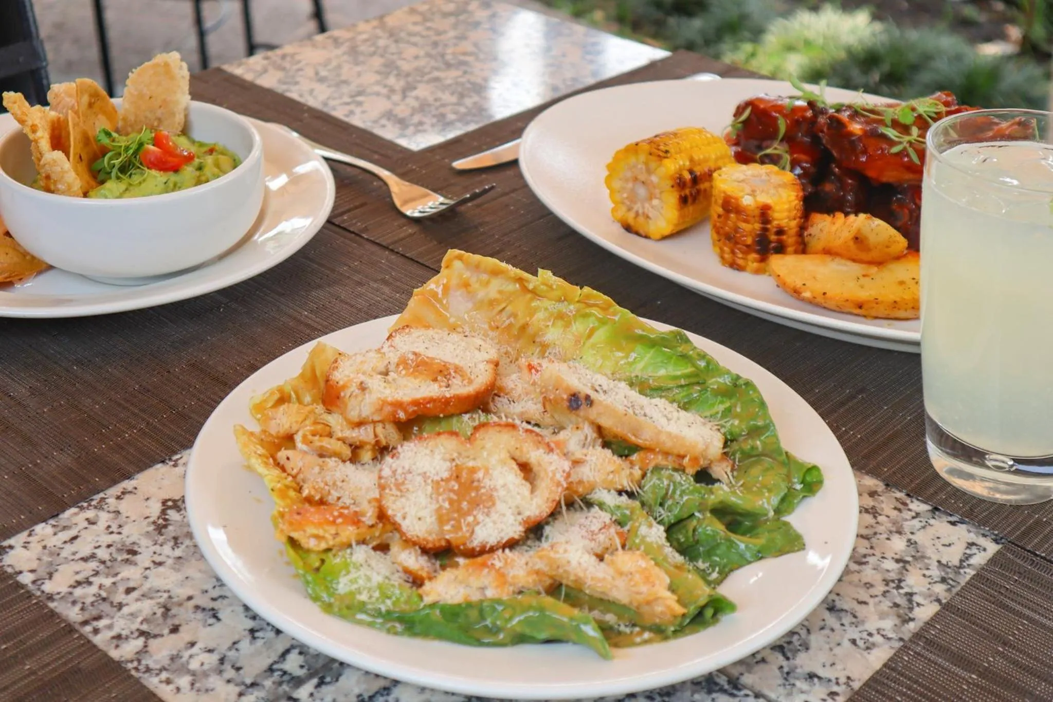 Restaurant/places to eat in Hosteria Las Quintas Hotel Restaurante Bar