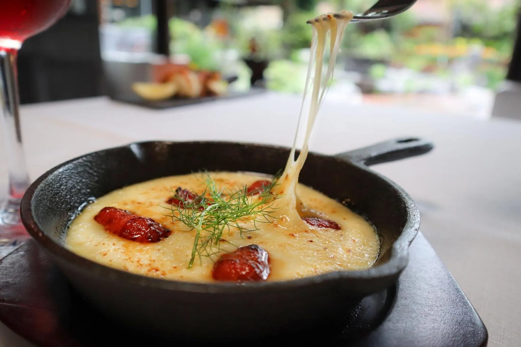 Restaurant/places to eat in Hosteria Las Quintas Hotel Restaurante Bar