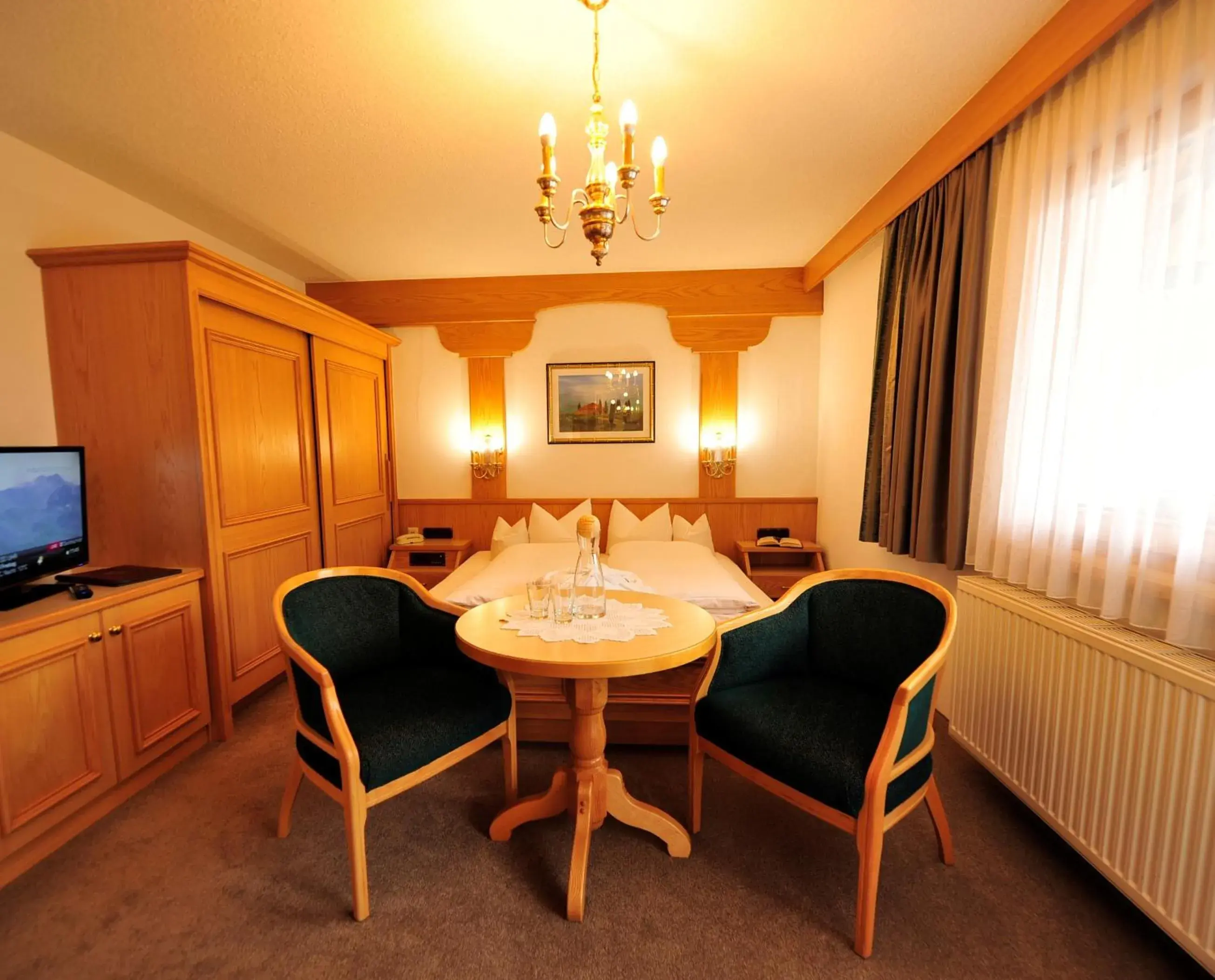 Photo of the whole room, Dining Area in Hotel Verwall