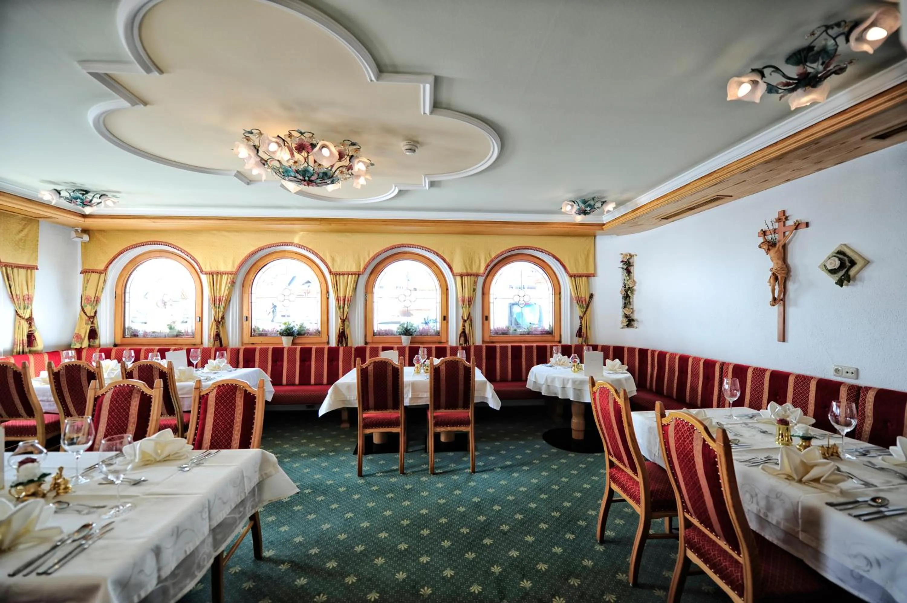 Restaurant/places to eat in Hotel Verwall