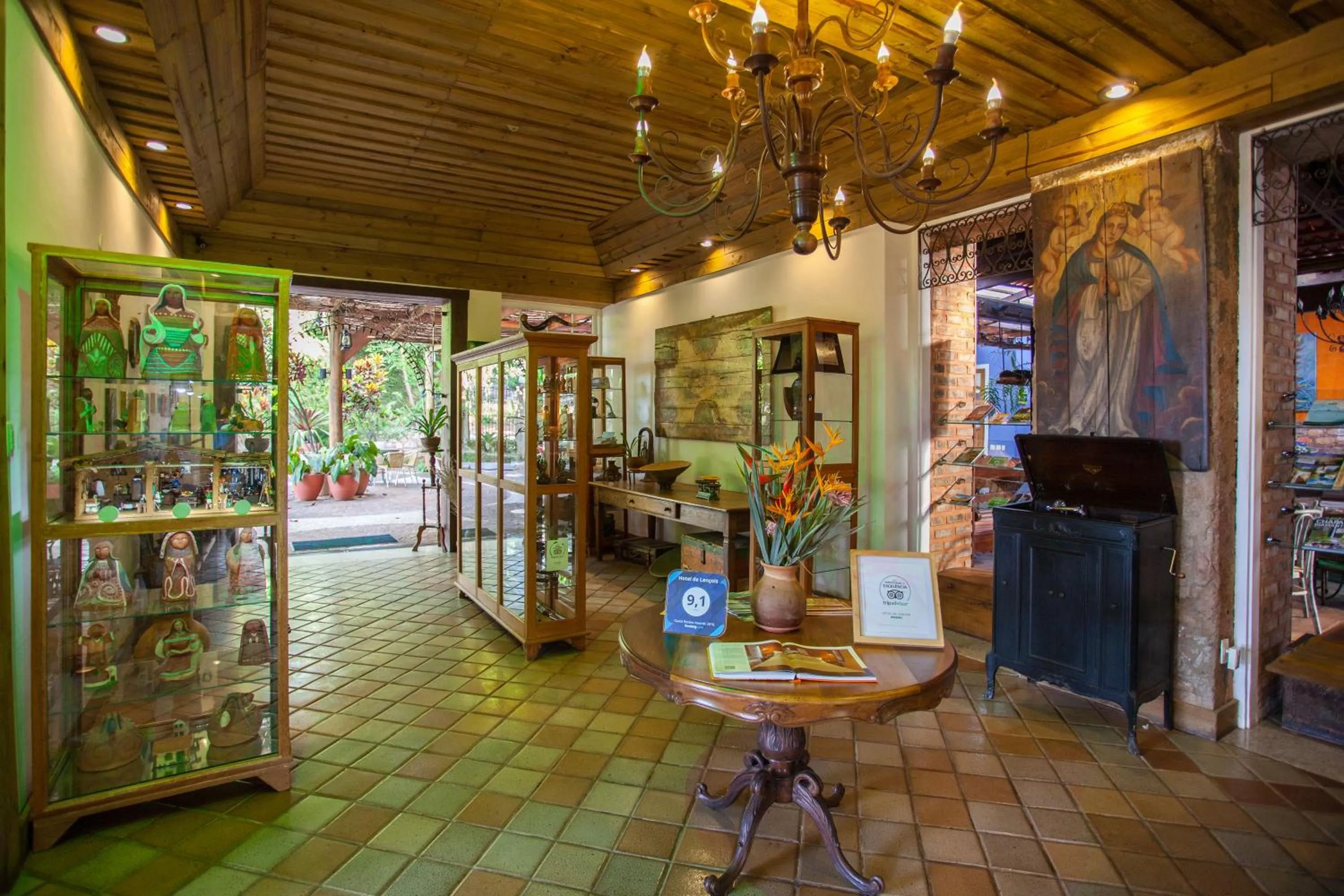 Decorative detail in Hotel de Lençois