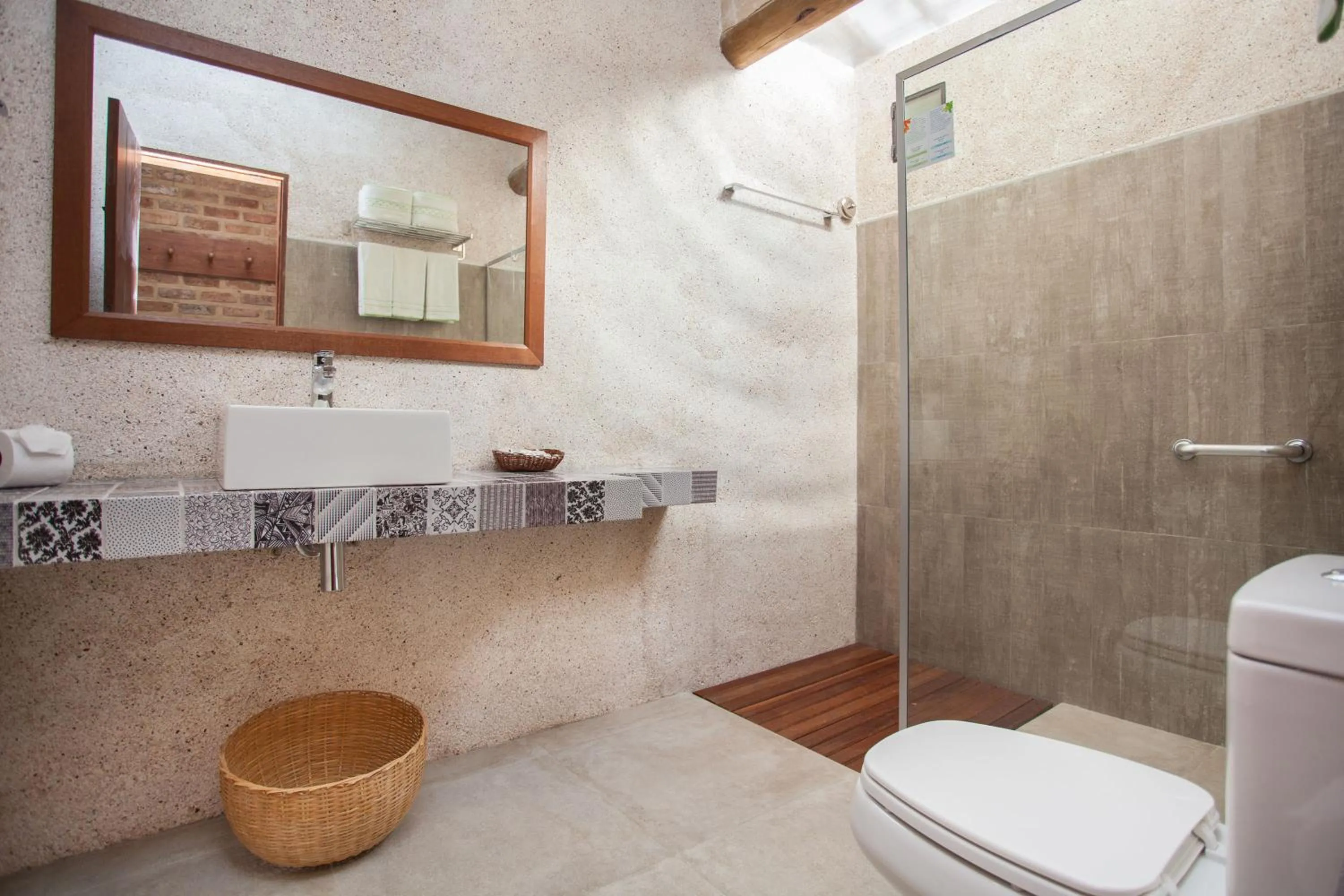 Shower in Hotel de Lençois