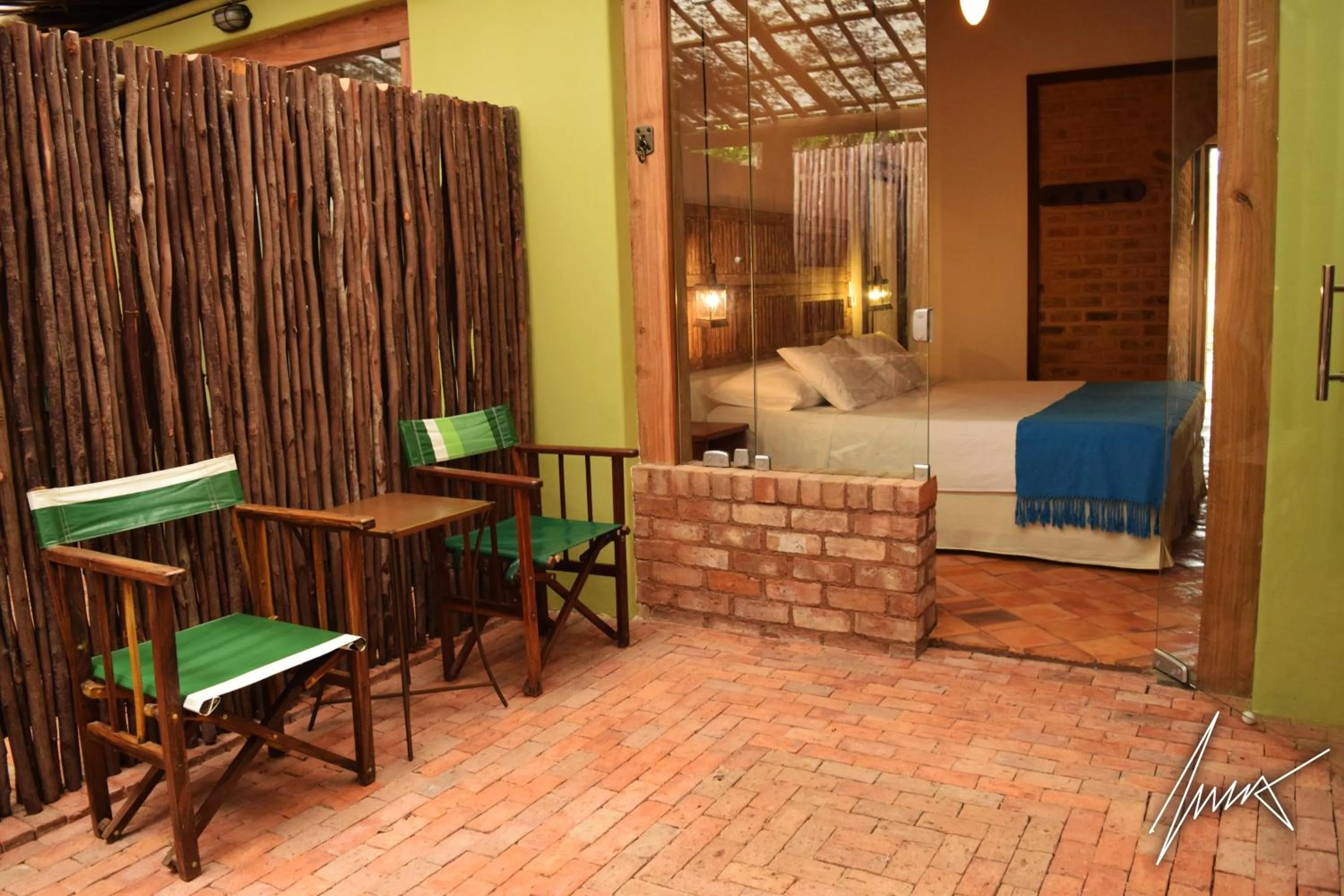 Balcony/Terrace, Bed in Hotel de Lençois