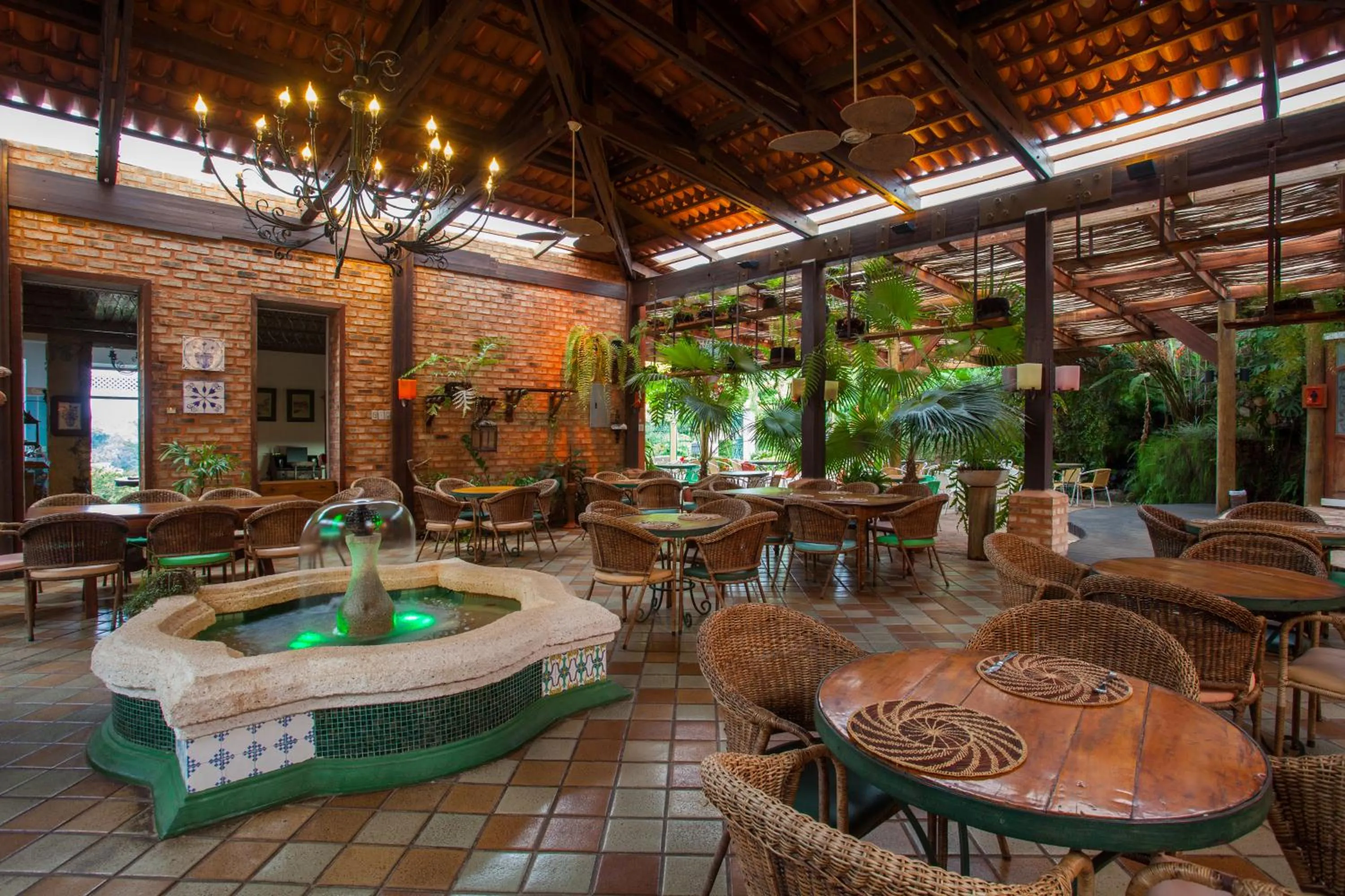 Restaurant/places to eat in Hotel de Lençois