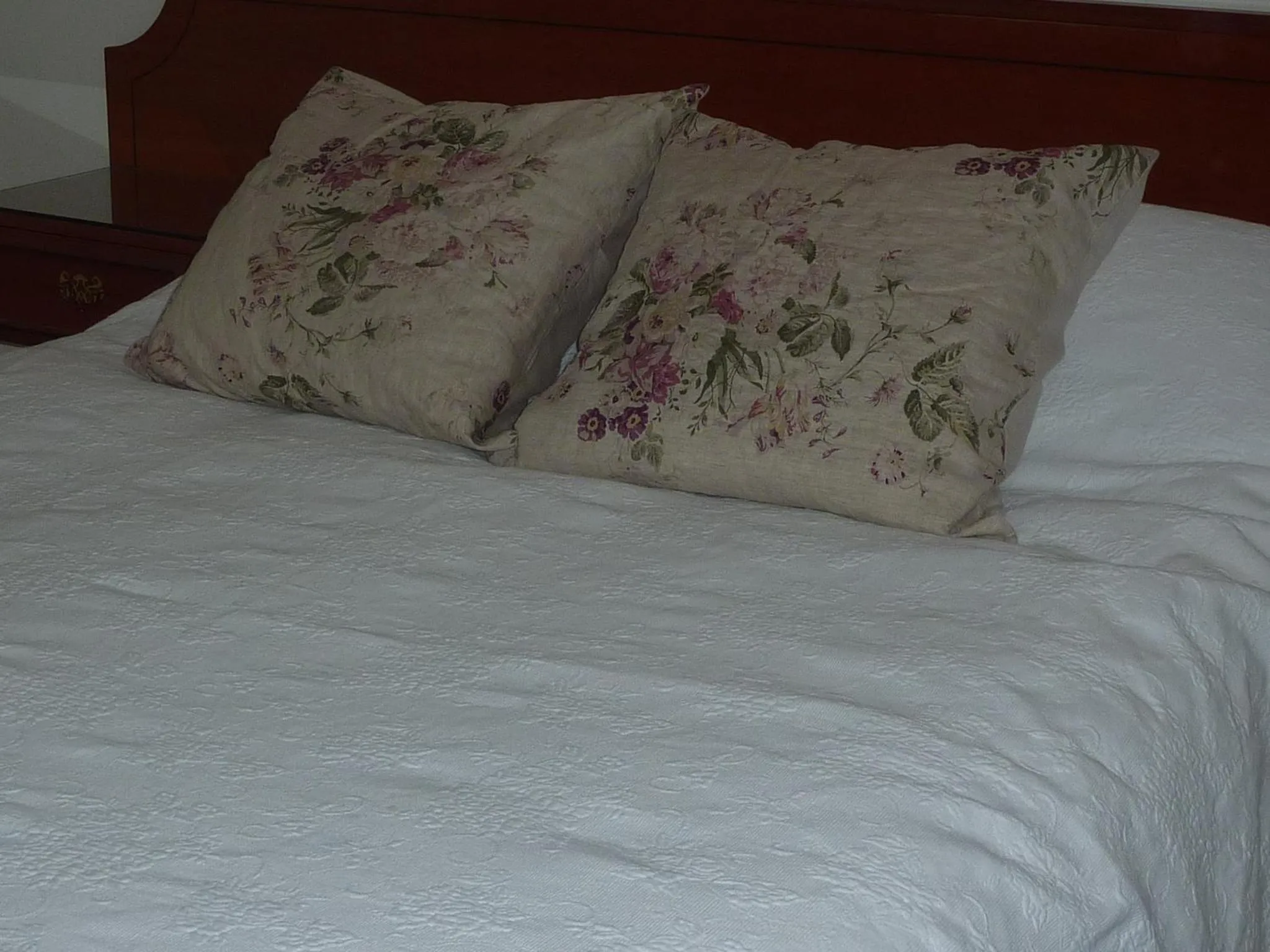 Other, Bed in Chequers Hotel