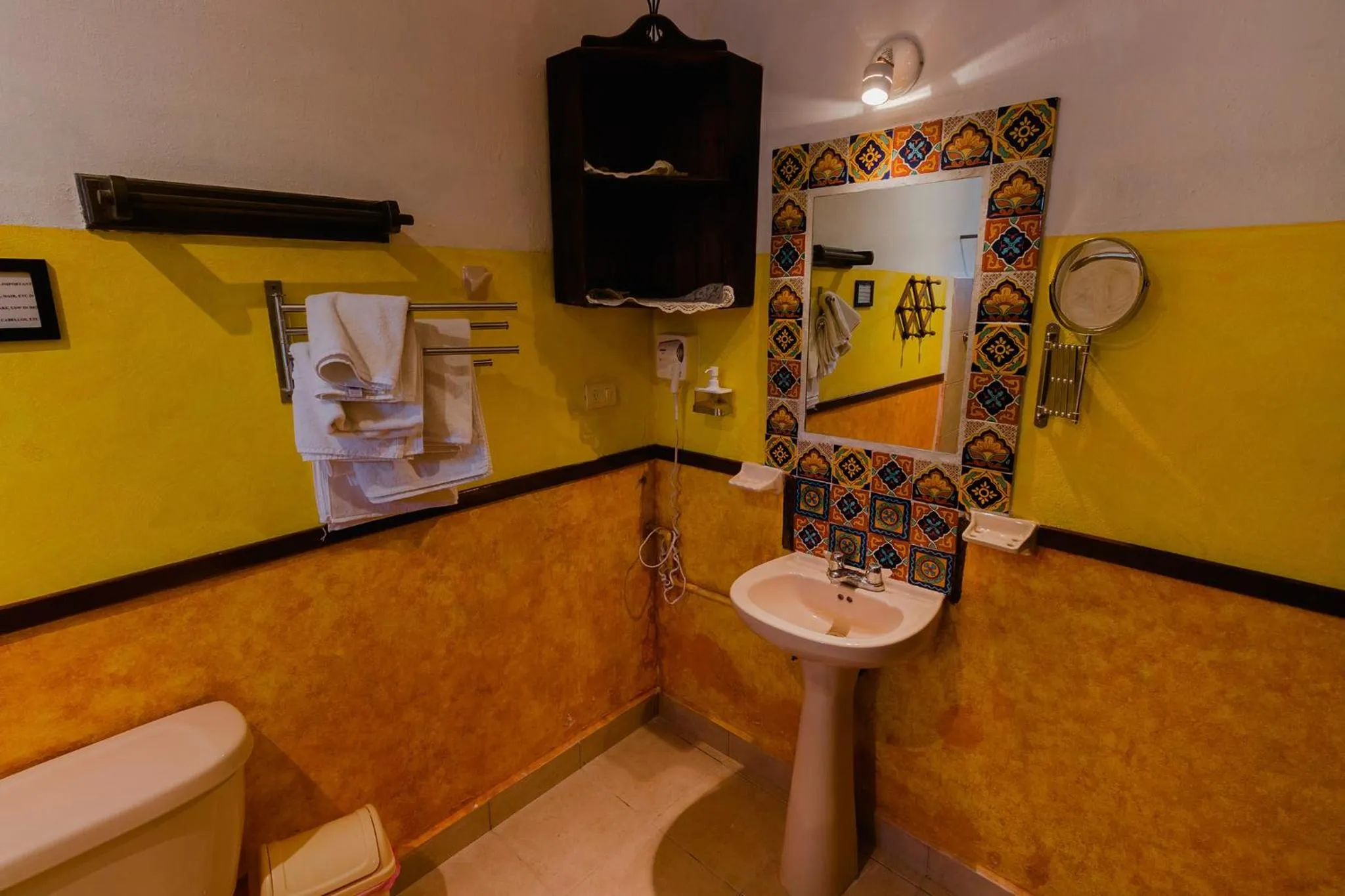 Bathroom in Hacienda Antigua Villa, 50m from sandy Beach