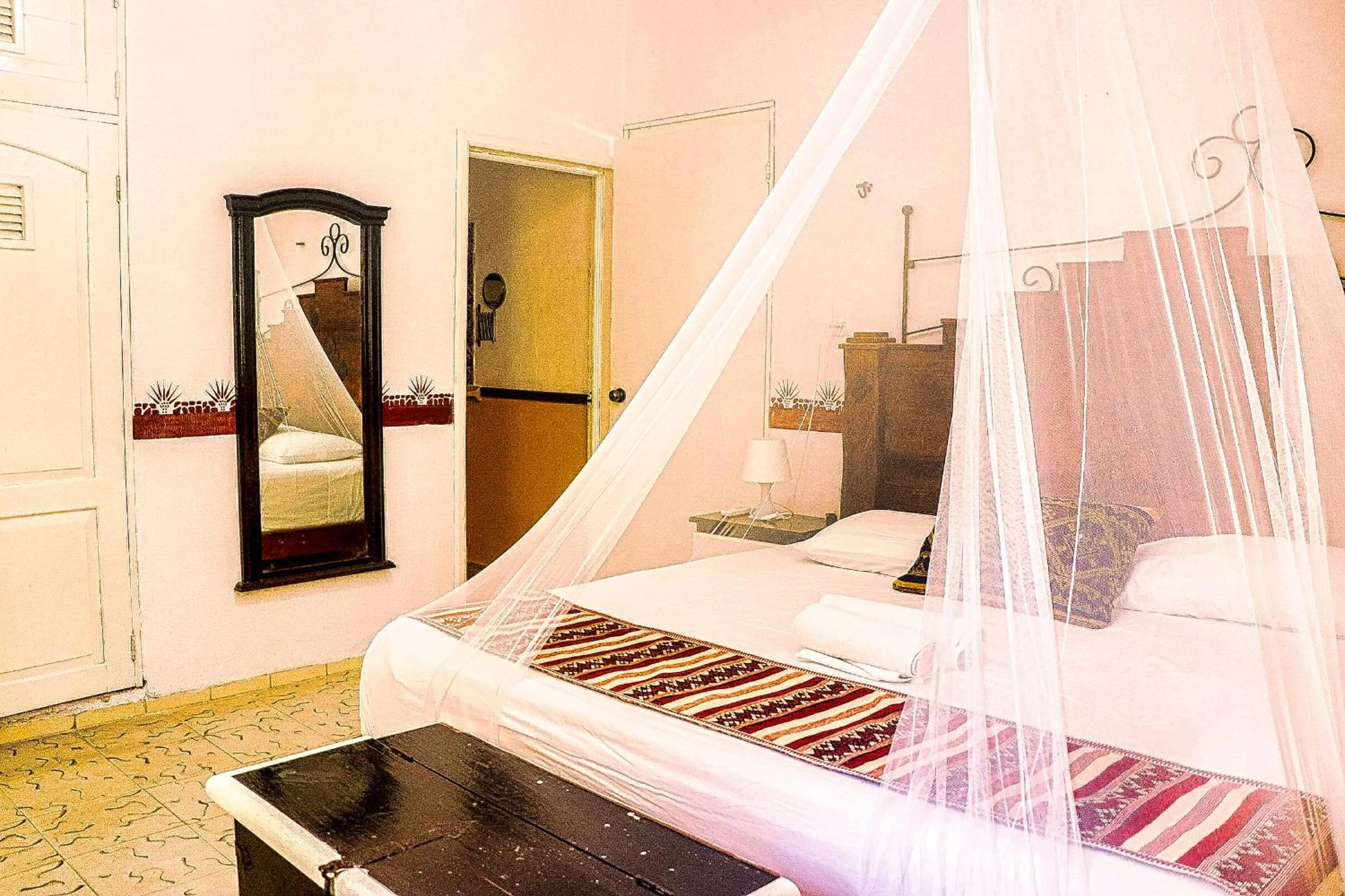 Bed in Hacienda Antigua Villa, 50m from sandy Beach