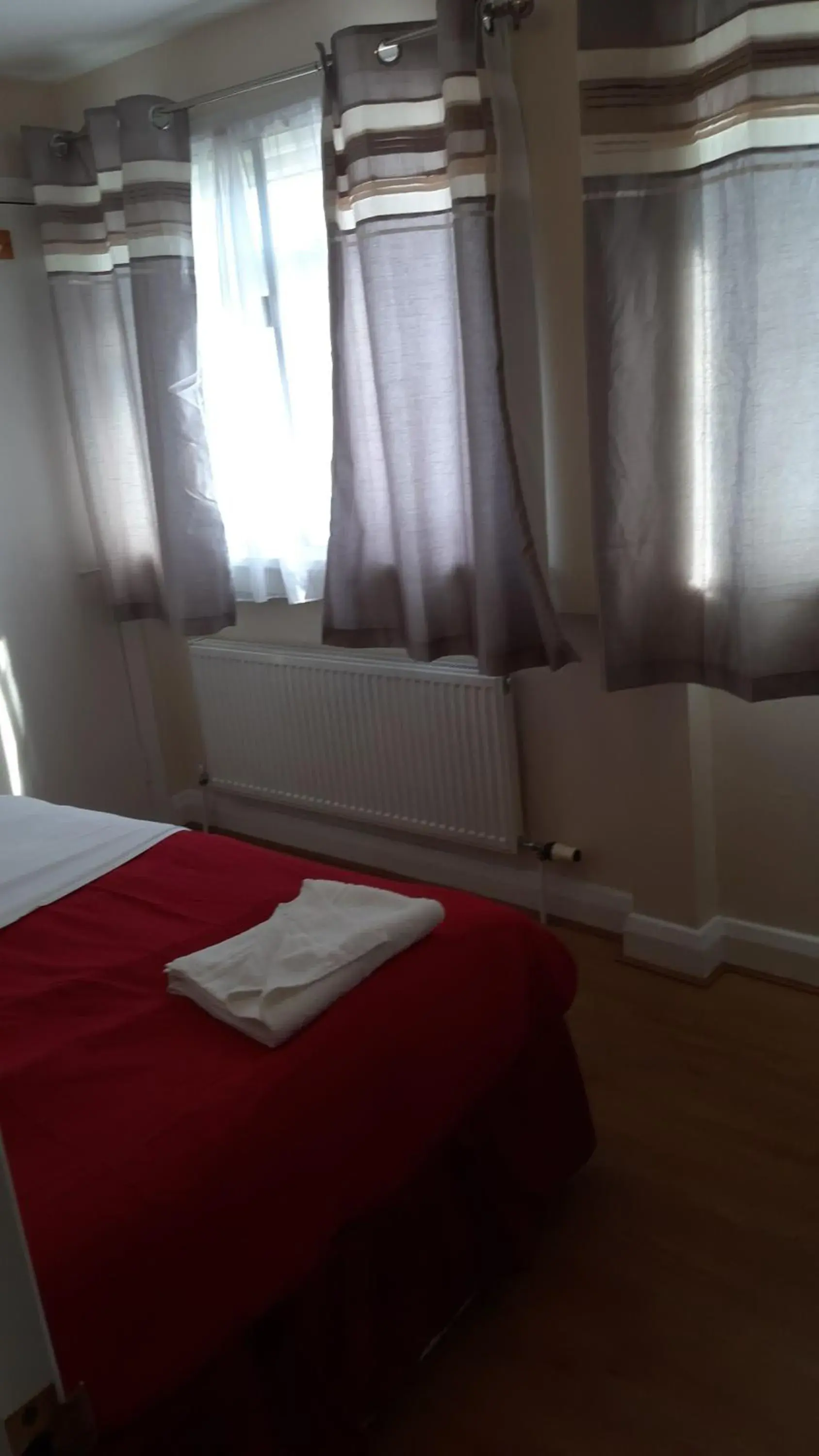 Bed in Chiswick Lodge Hotel Bed in Chiswick Lodge Hotel