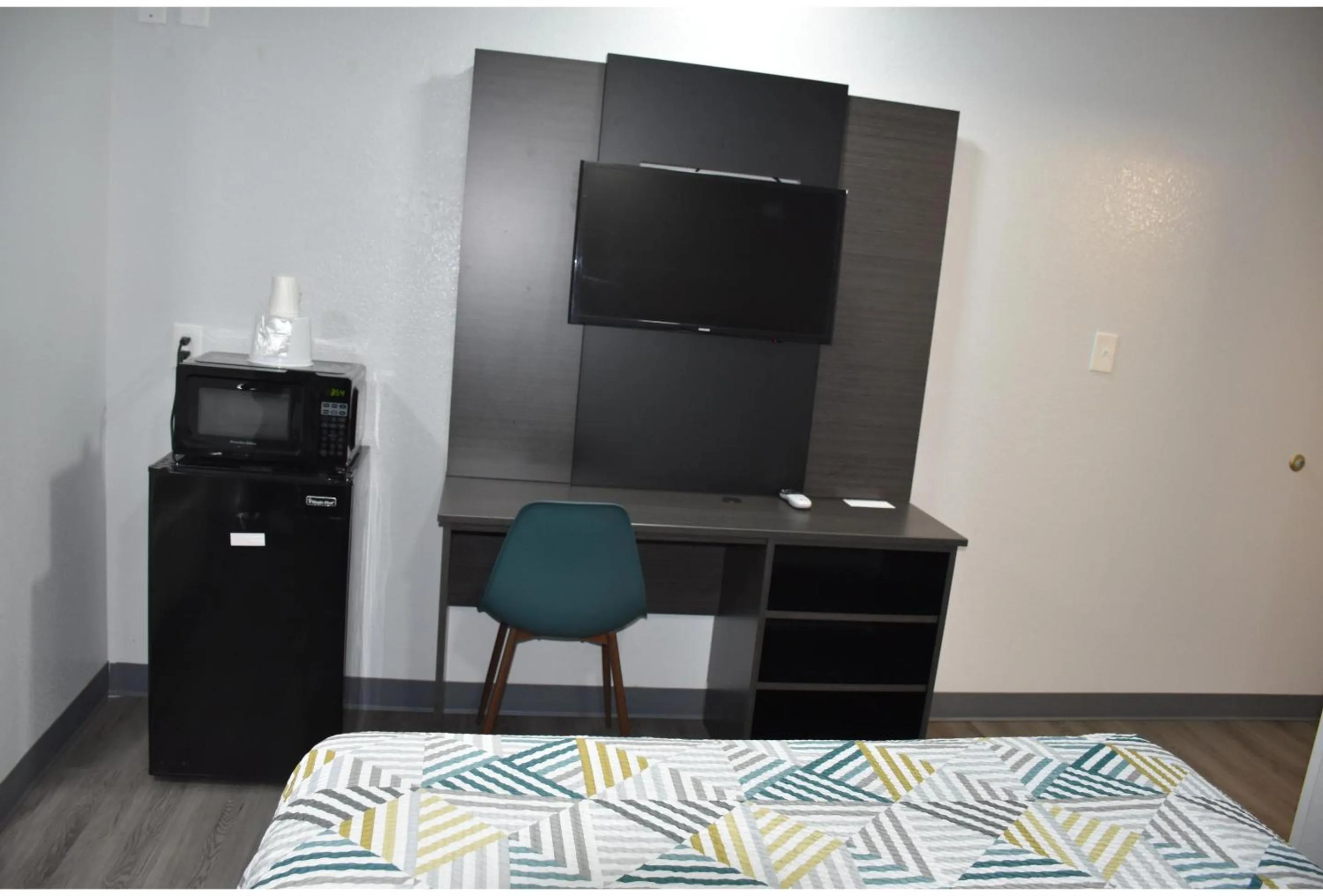 Bedroom, Bed in Motel 6 Idabel, OK