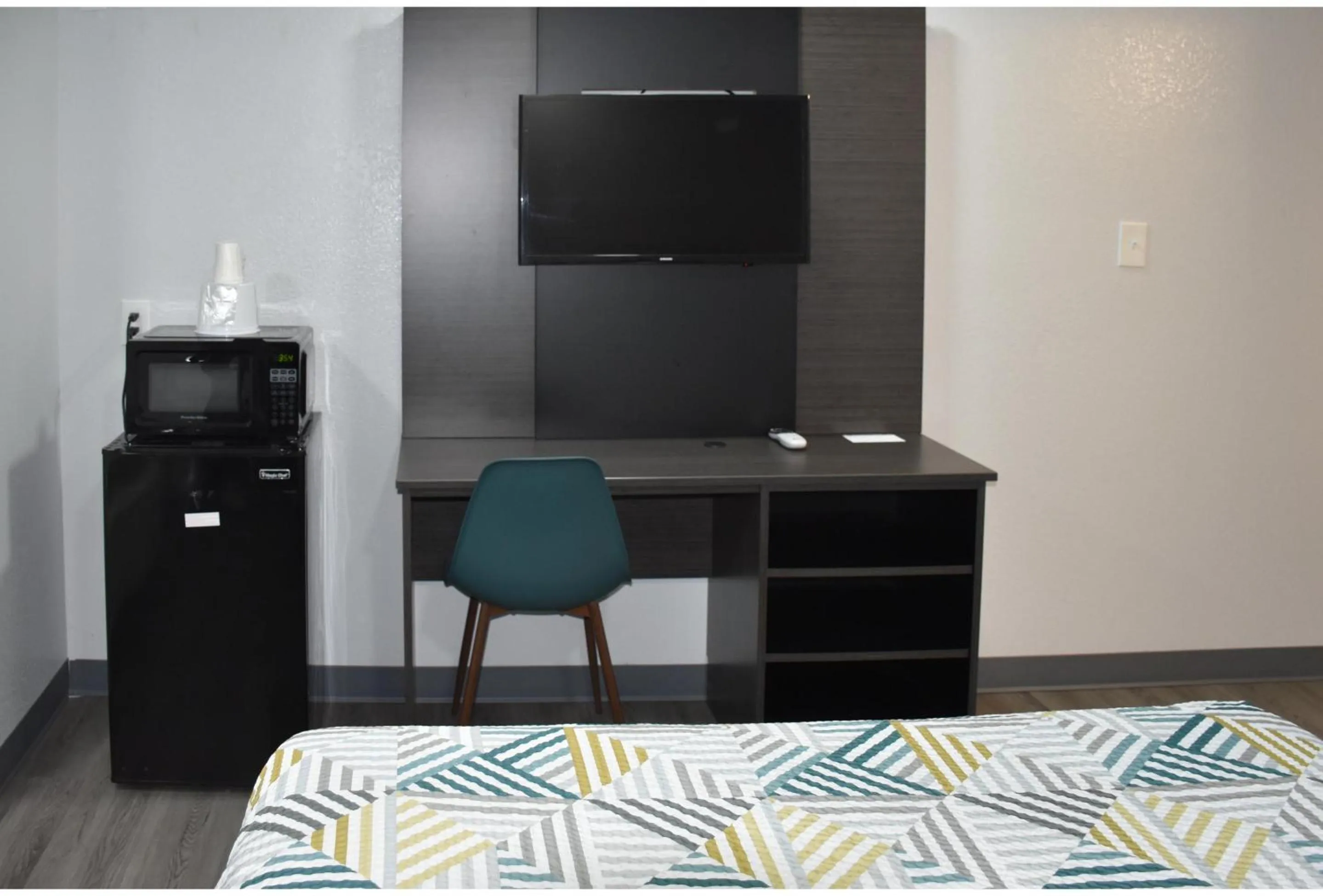 Bedroom, Bed in Motel 6 Idabel, OK