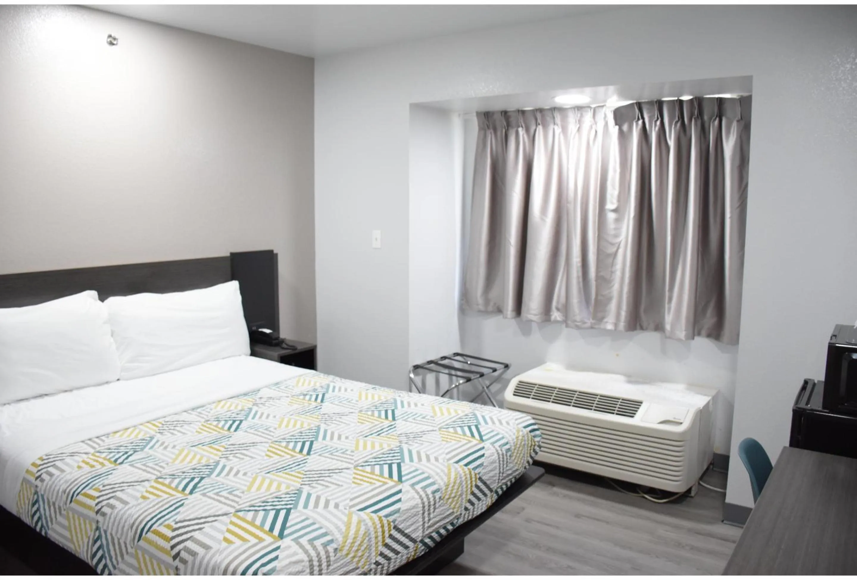 Bed in Motel 6 Idabel, OK