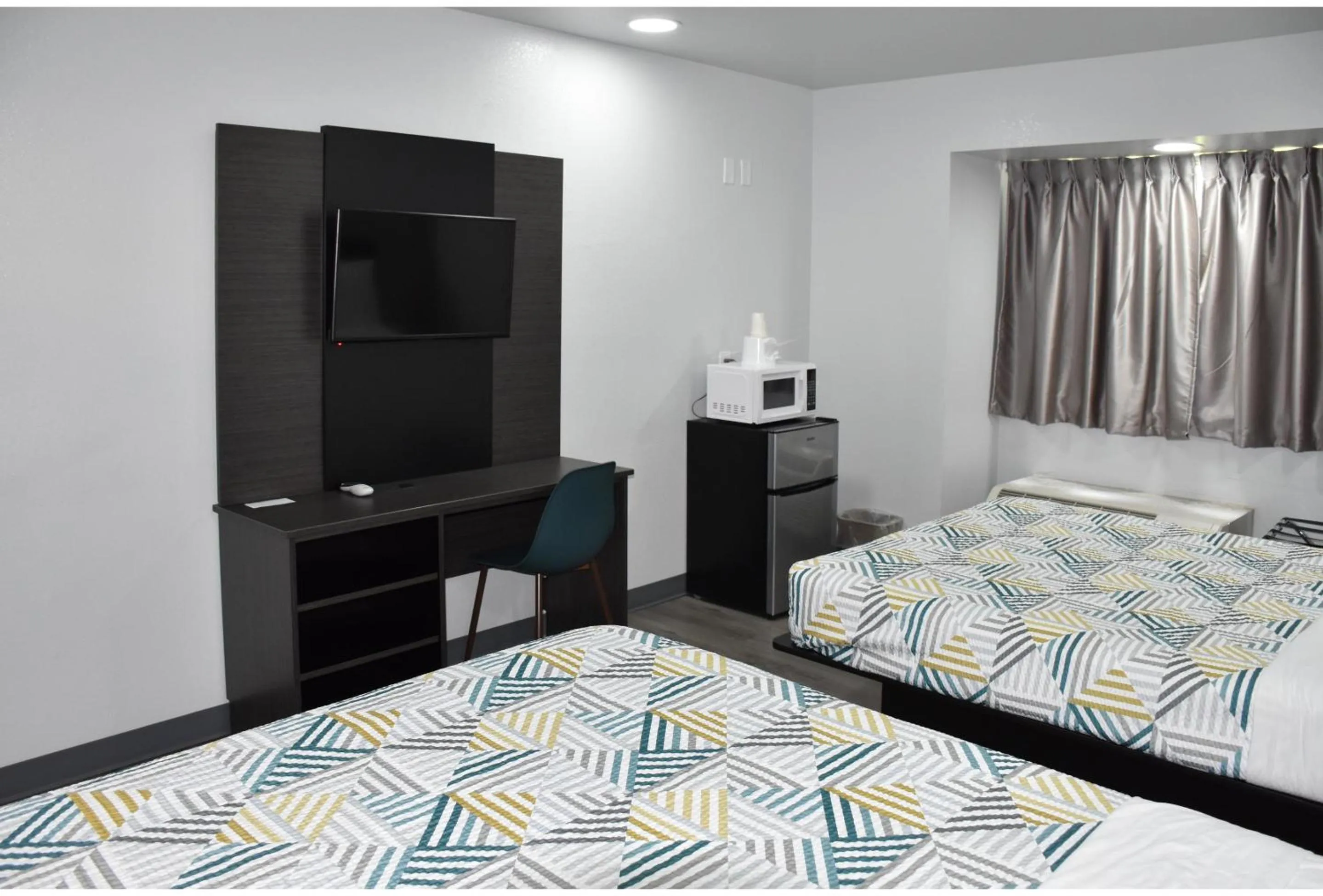 Bedroom, Bed in Motel 6 Idabel, OK