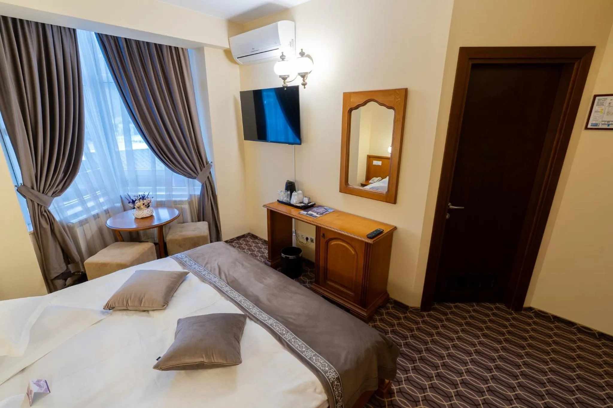 TV and multimedia, Bed in Hotel Dorna