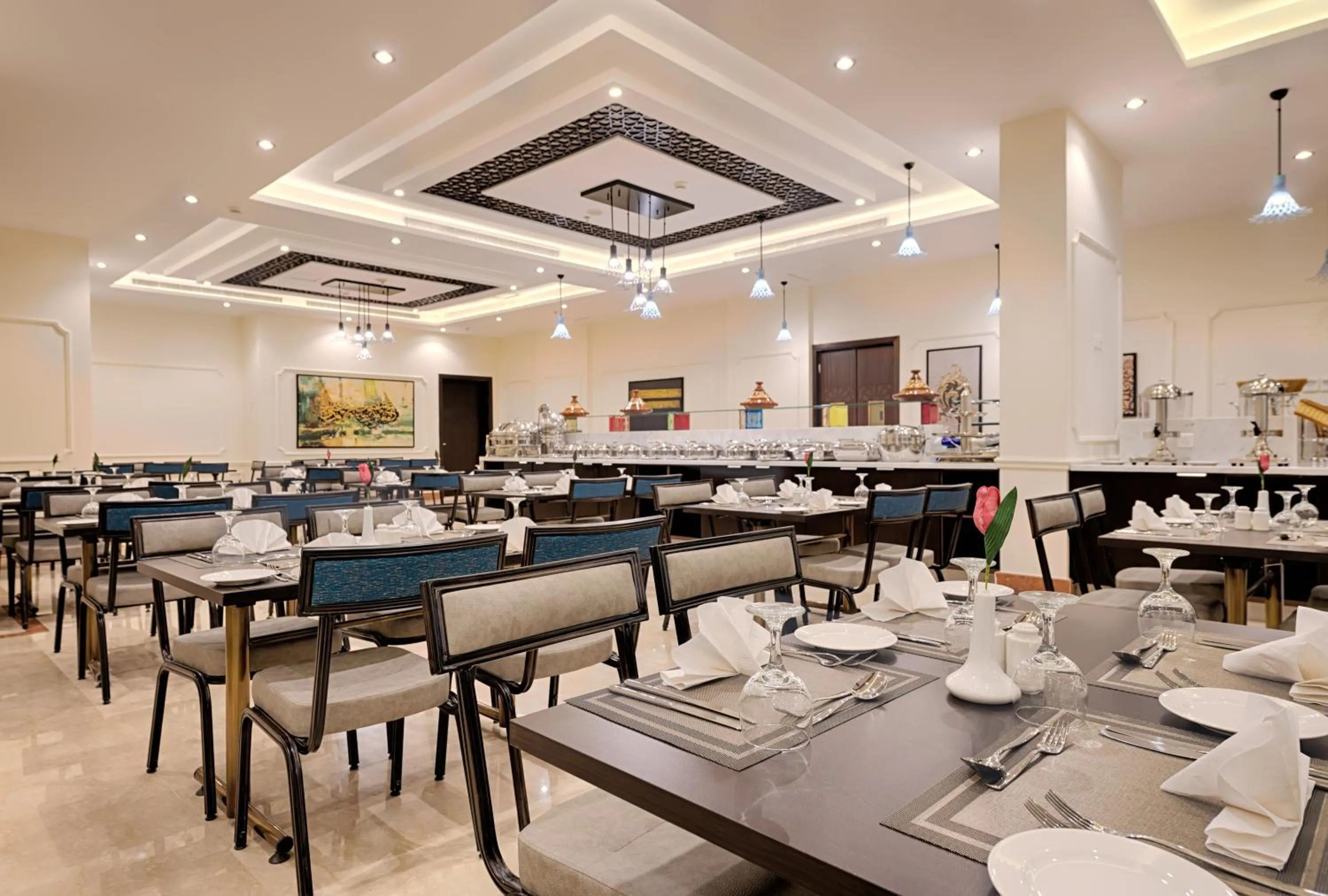 Restaurant/places to eat in Al Joud Hotel Makkah