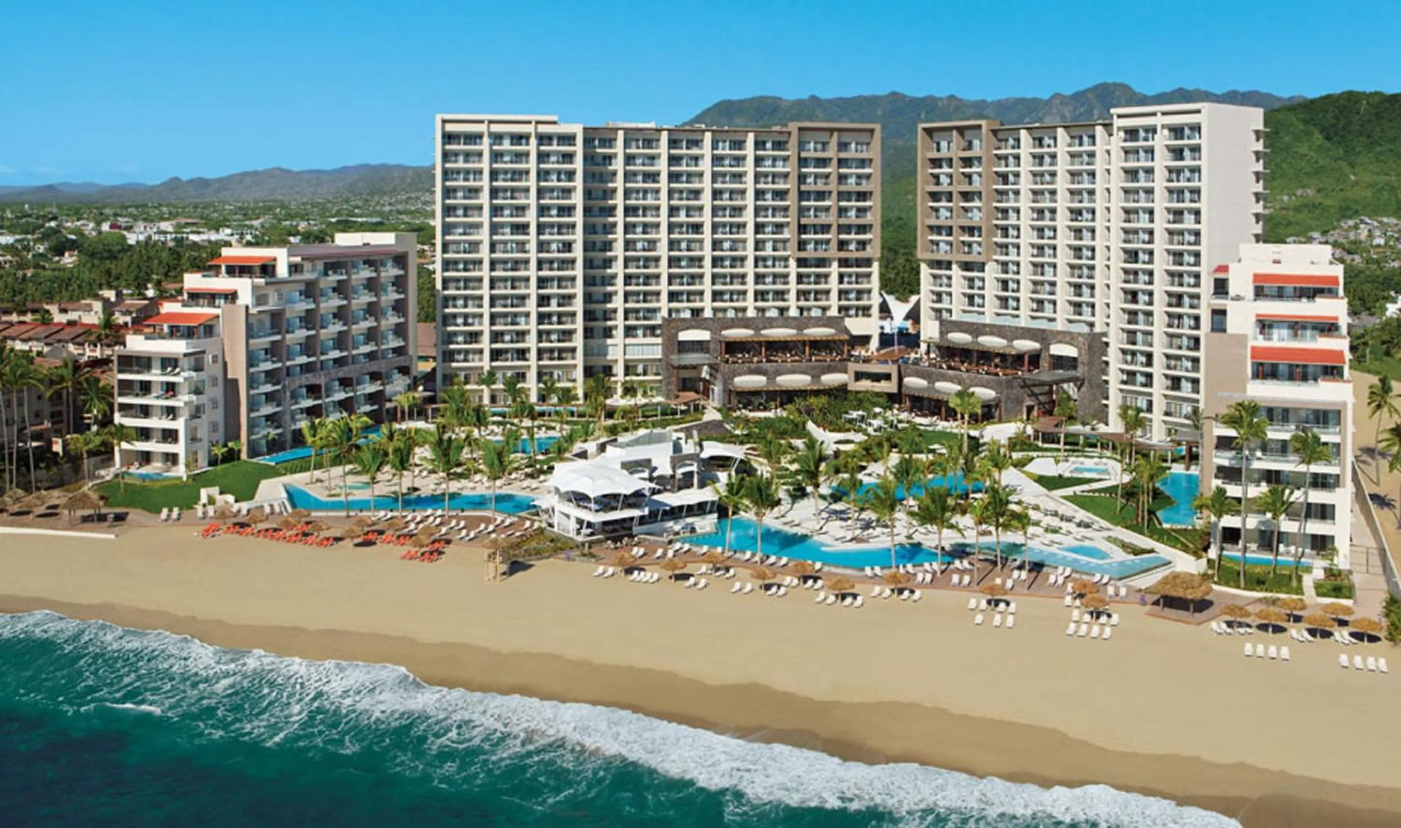 Property building in Dreams Vallarta Bay Resorts & Spa - All Inclusive