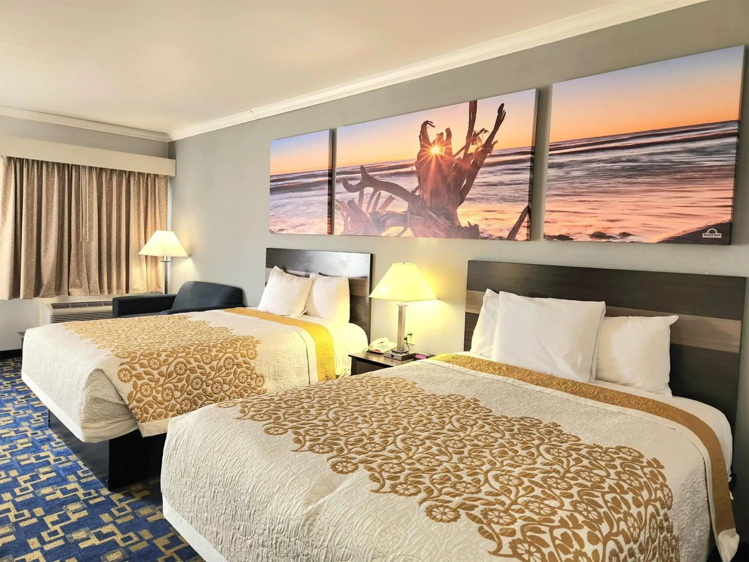 Photo of the whole room in Days Inn by Wyndham Robstown Photo of the whole room in Days Inn by Wyndham Robstown