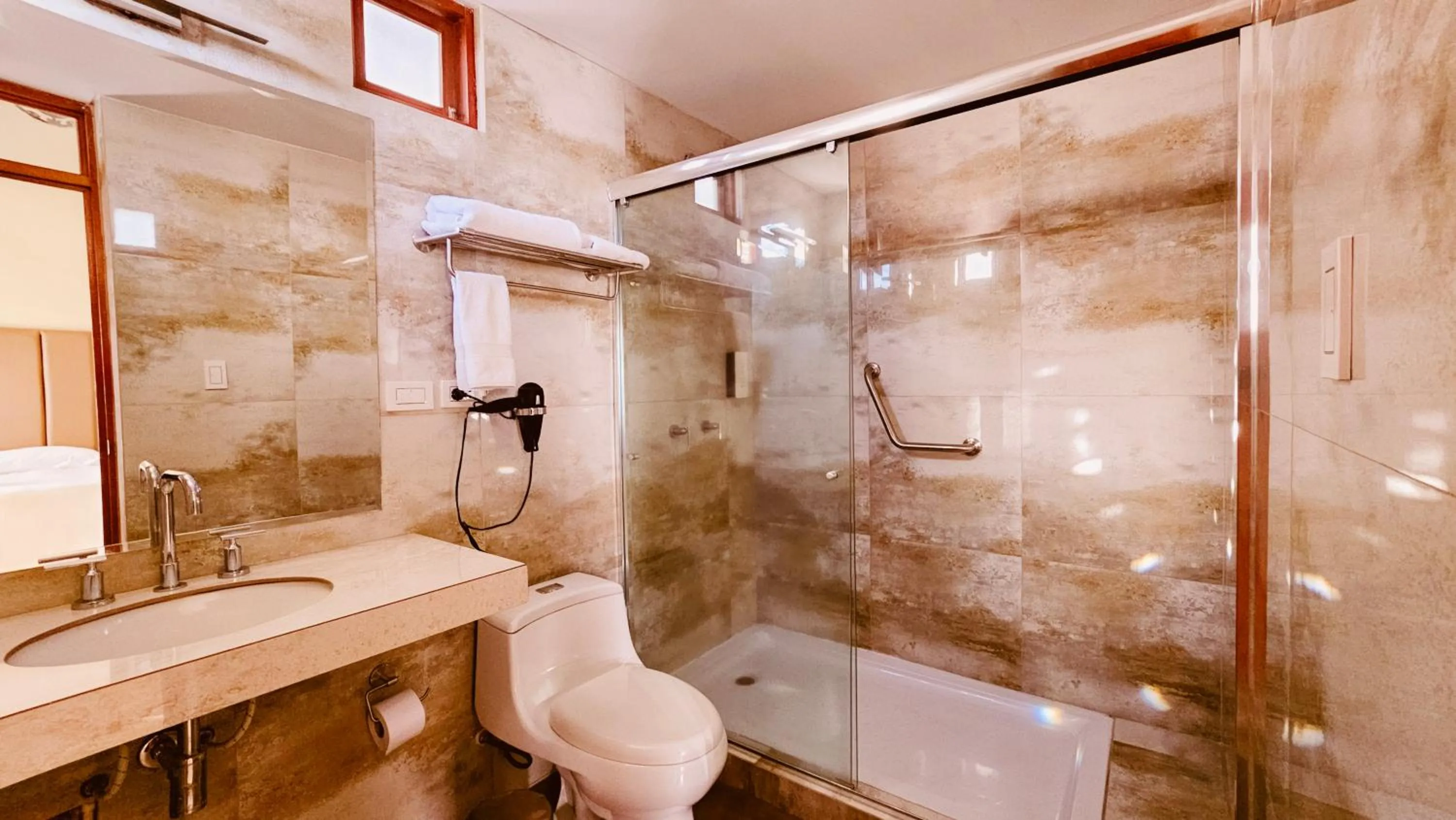 Shower in La Maison d'Elise