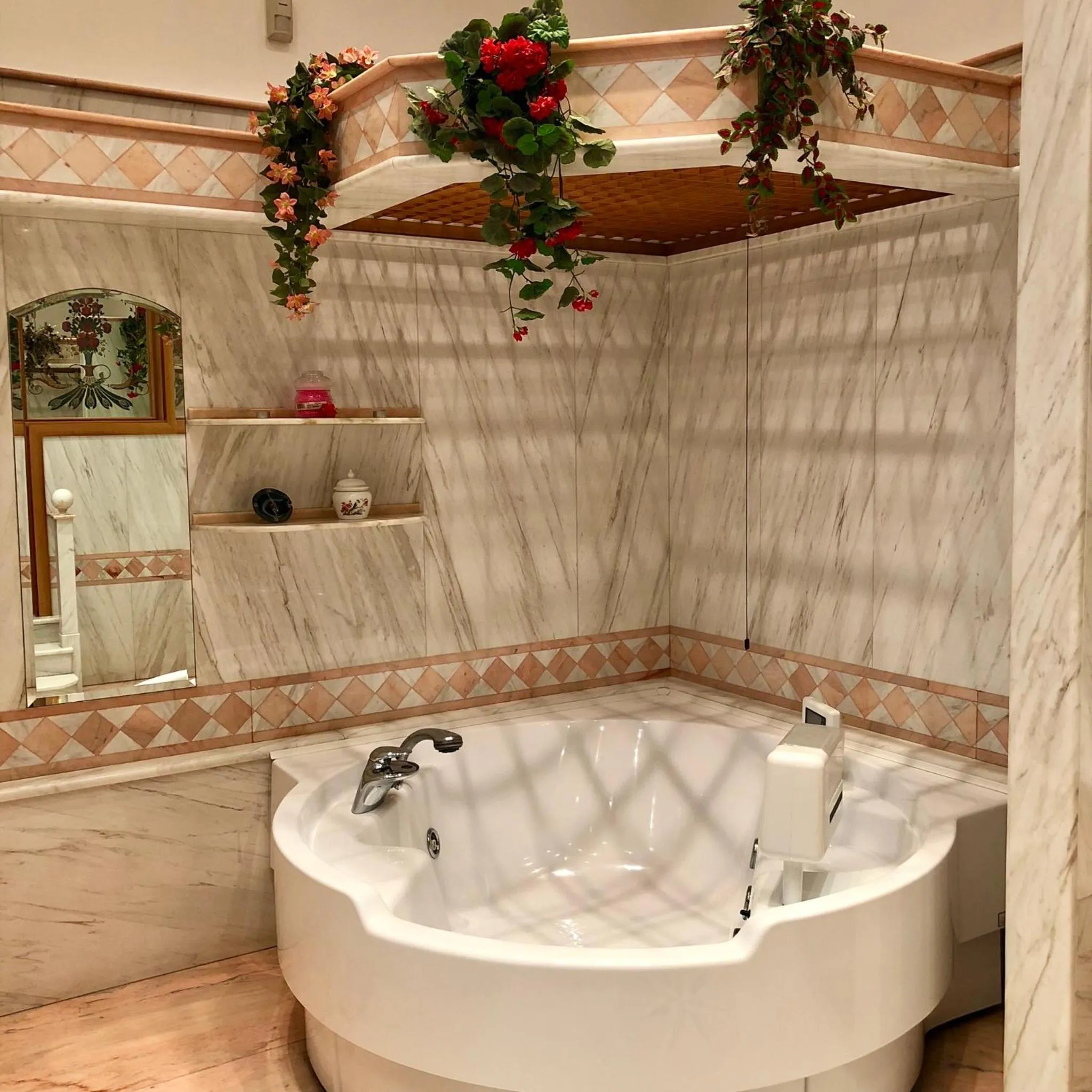 Hot Tub in B&B Family First