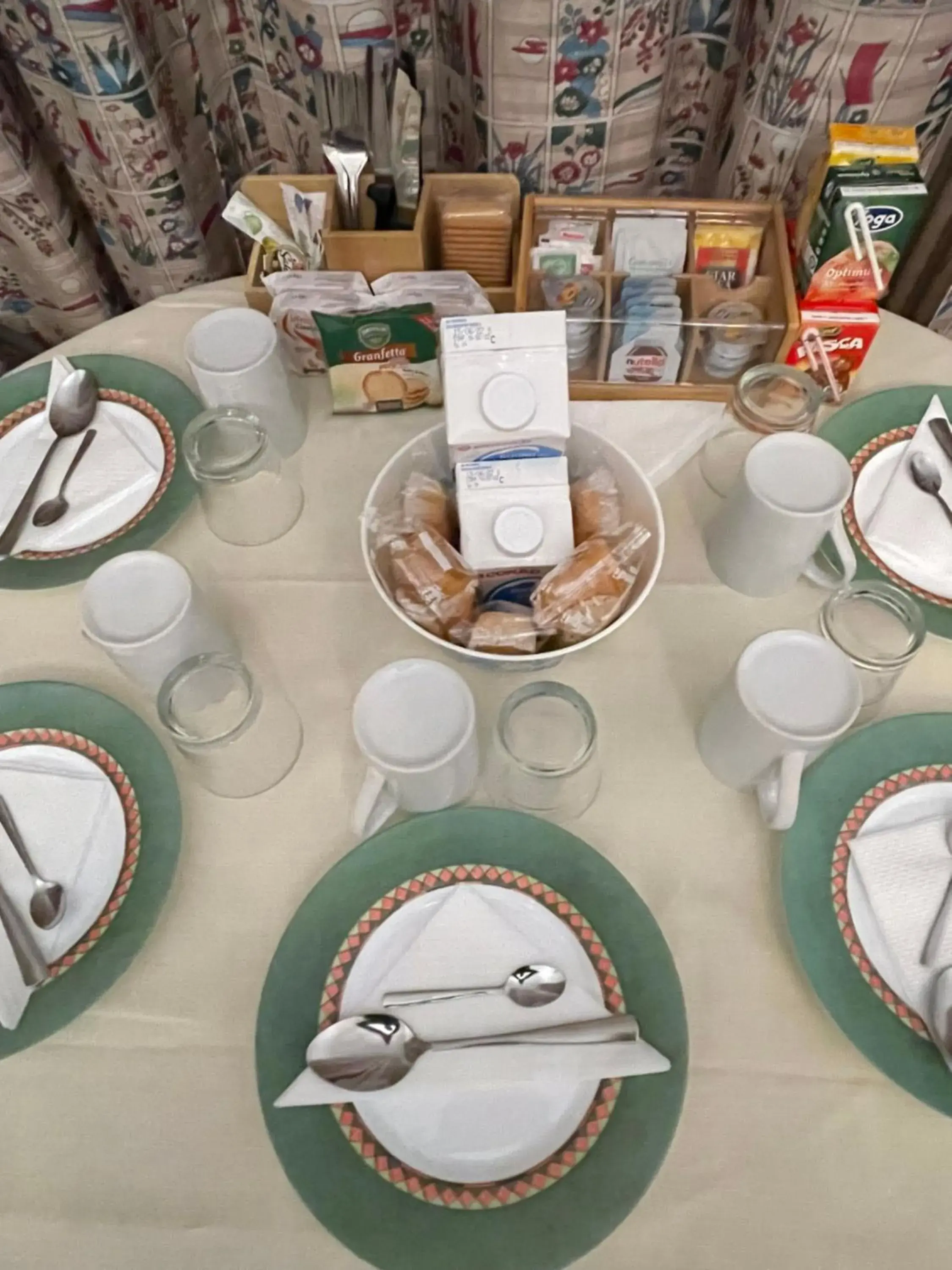 Family room with Private Entrance in B&B Family First Family room with Private Entrance in B&B Family First