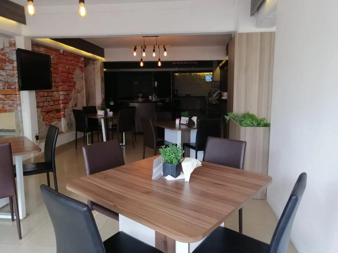 Restaurant/places to eat in Hotel Campestre Inn